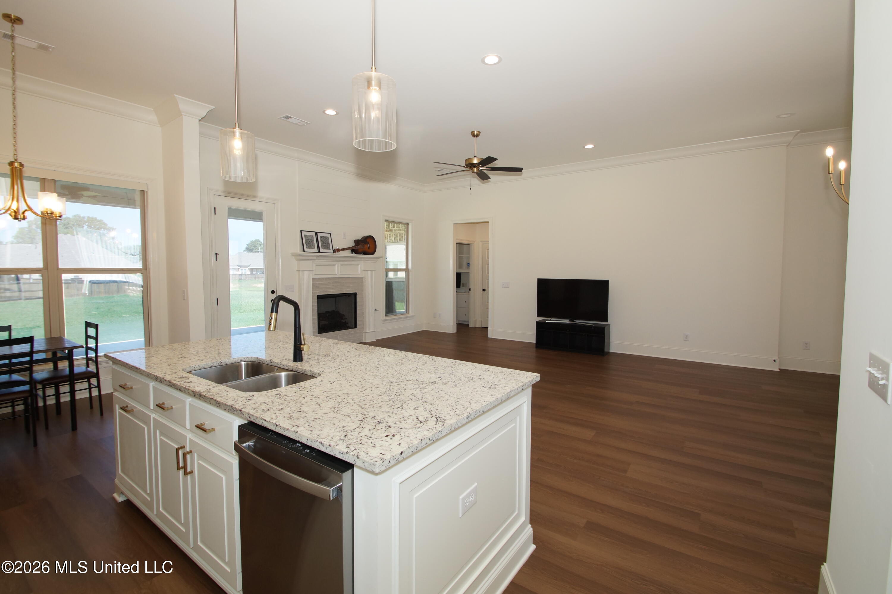 117 Hunters Way Property Photo 5