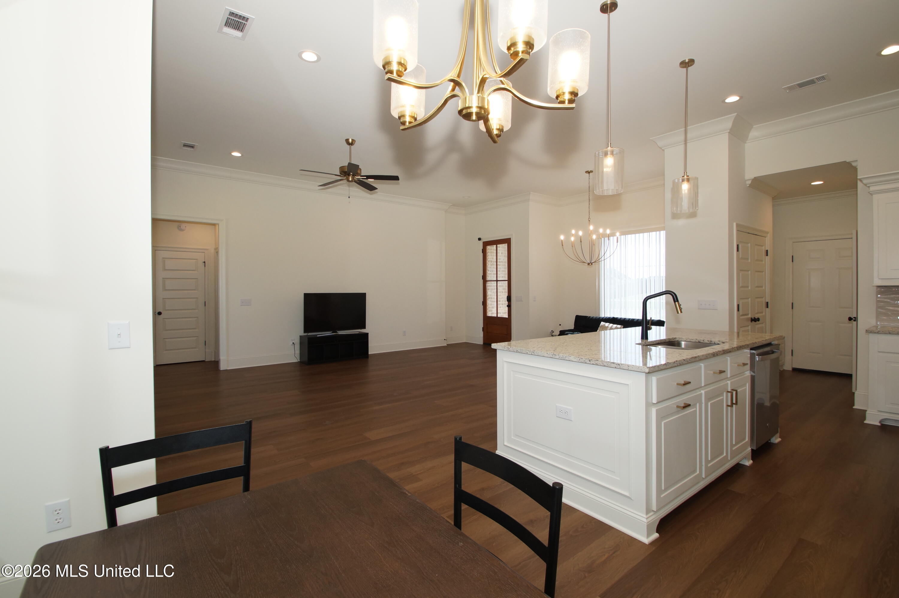 117 Hunters Way Property Photo 6