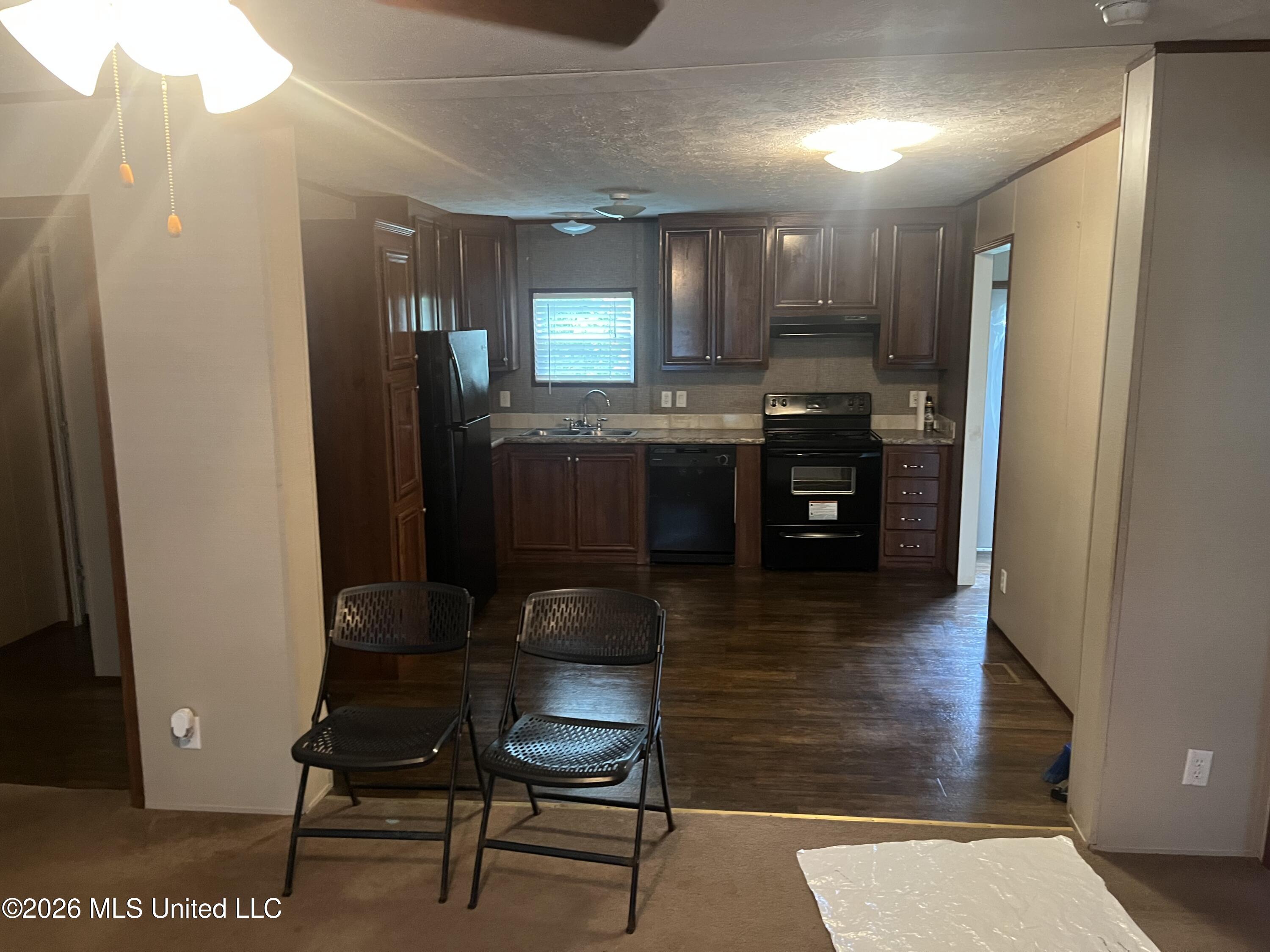 106 East Street Property Photo 5