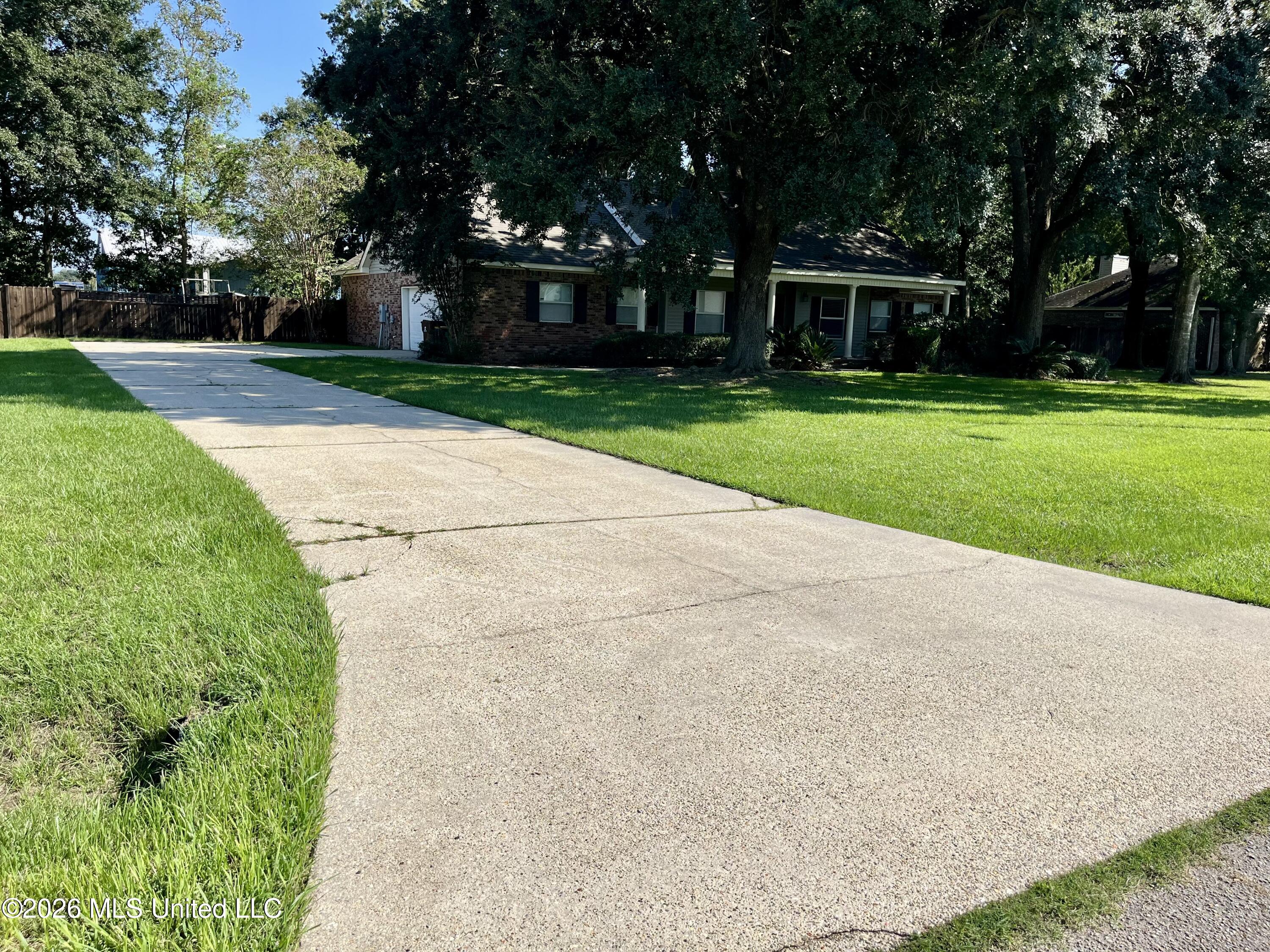 9248 Taylor Drive Property Photo 2