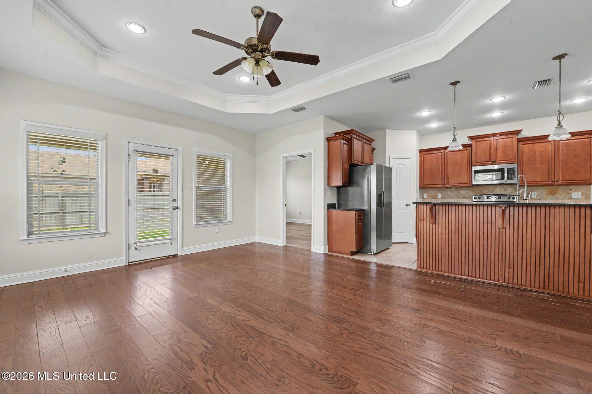 10323 Sweet Bay Drive Property Photo 10