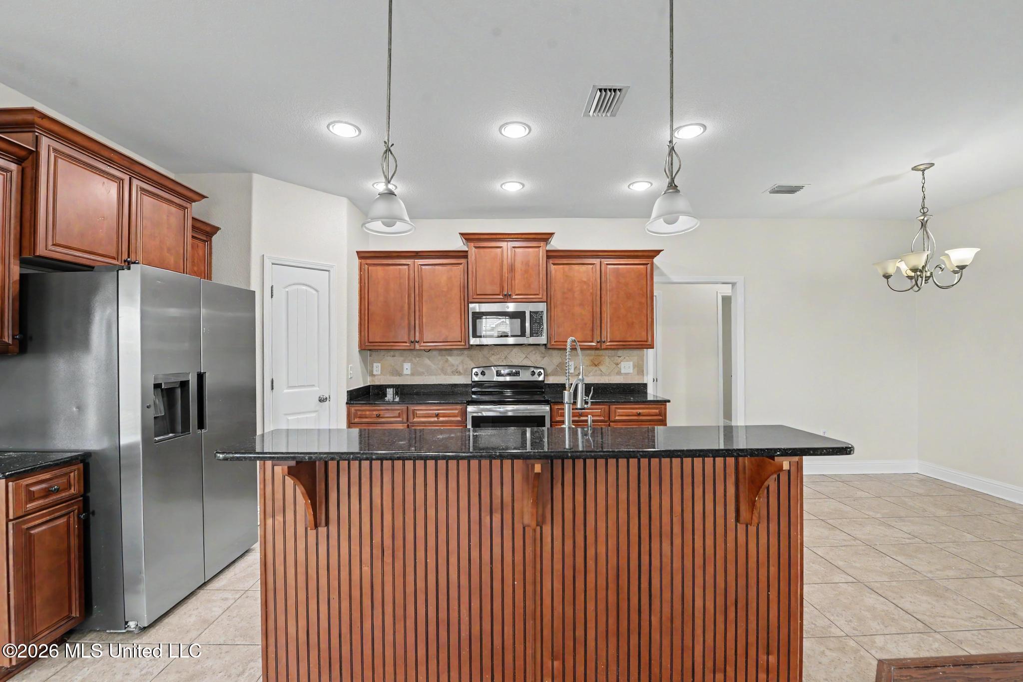 10323 Sweet Bay Drive Property Photo 11