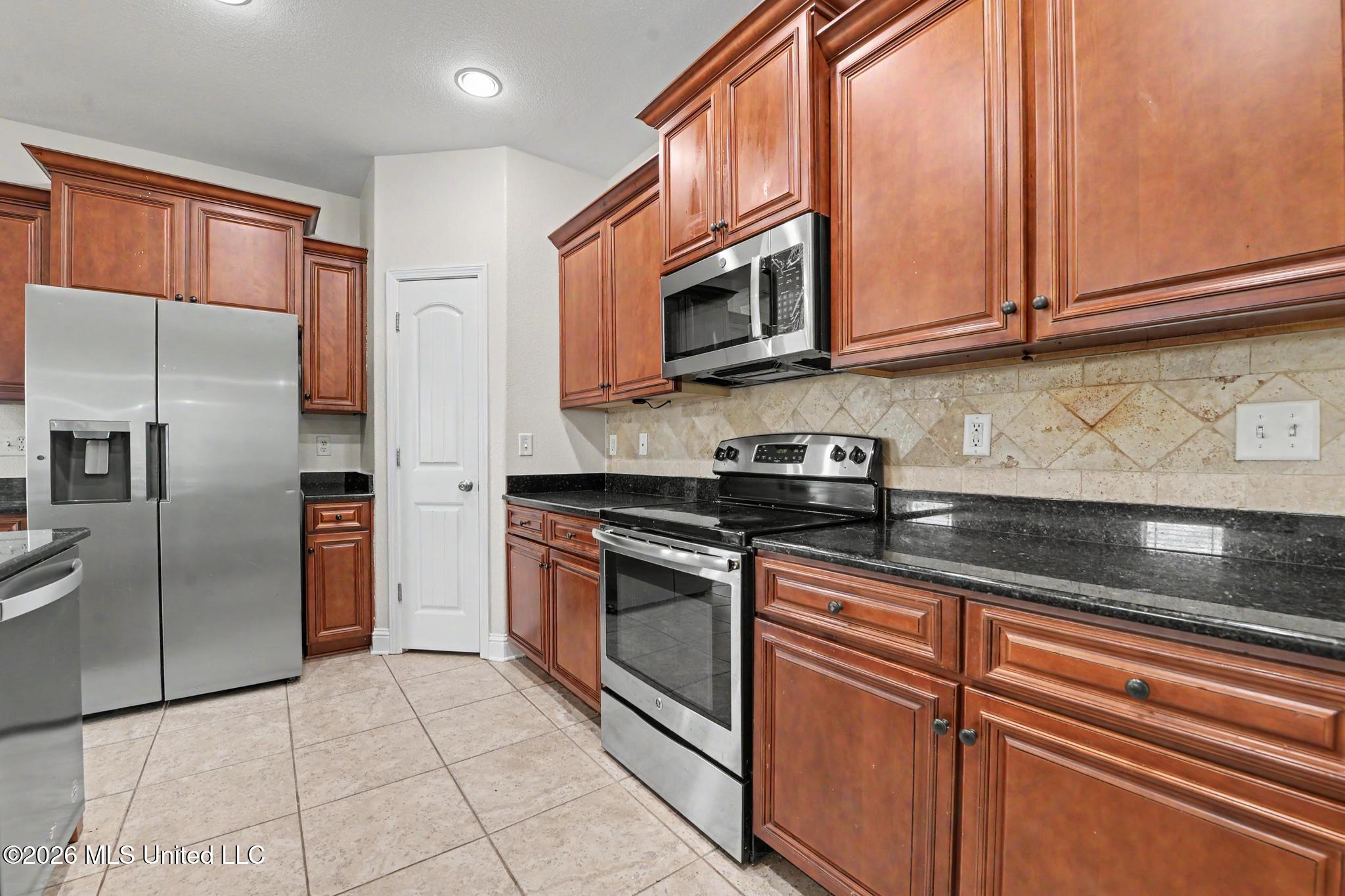10323 Sweet Bay Drive Property Photo 13