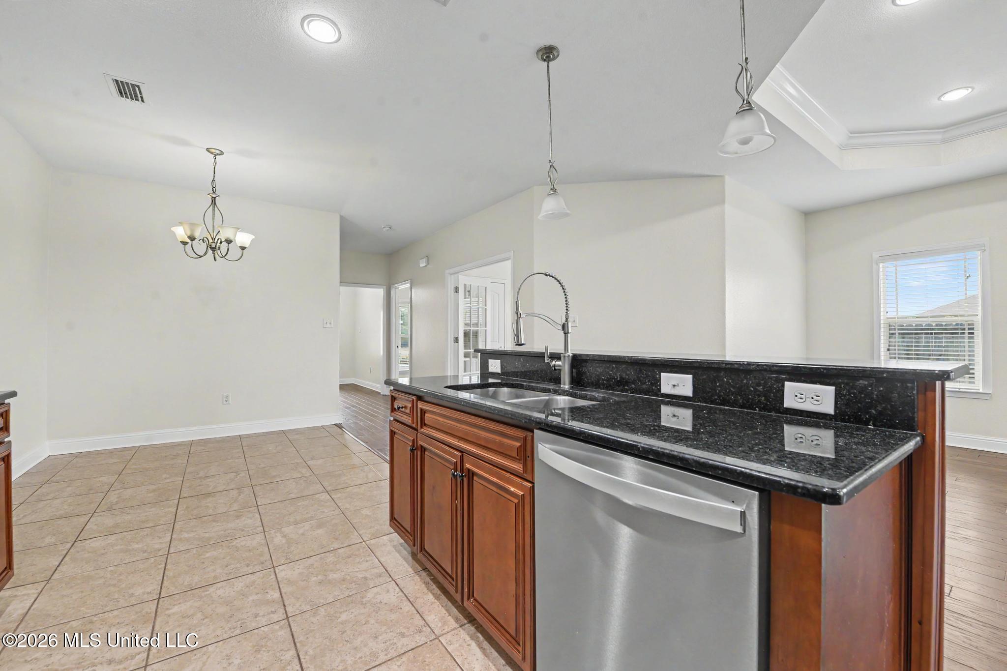 10323 Sweet Bay Drive Property Photo 14