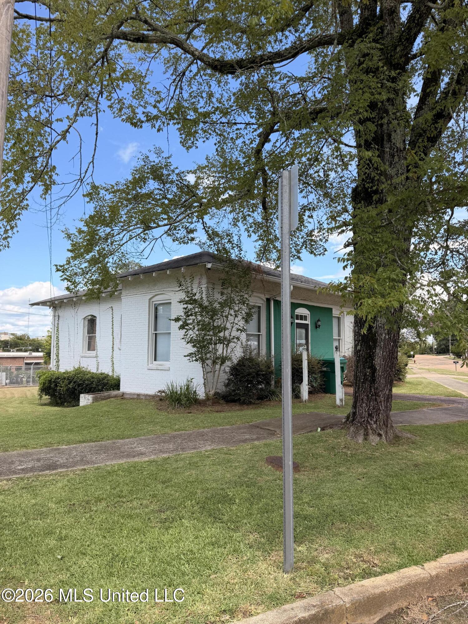 228 5th Avenue Property Photo 3
