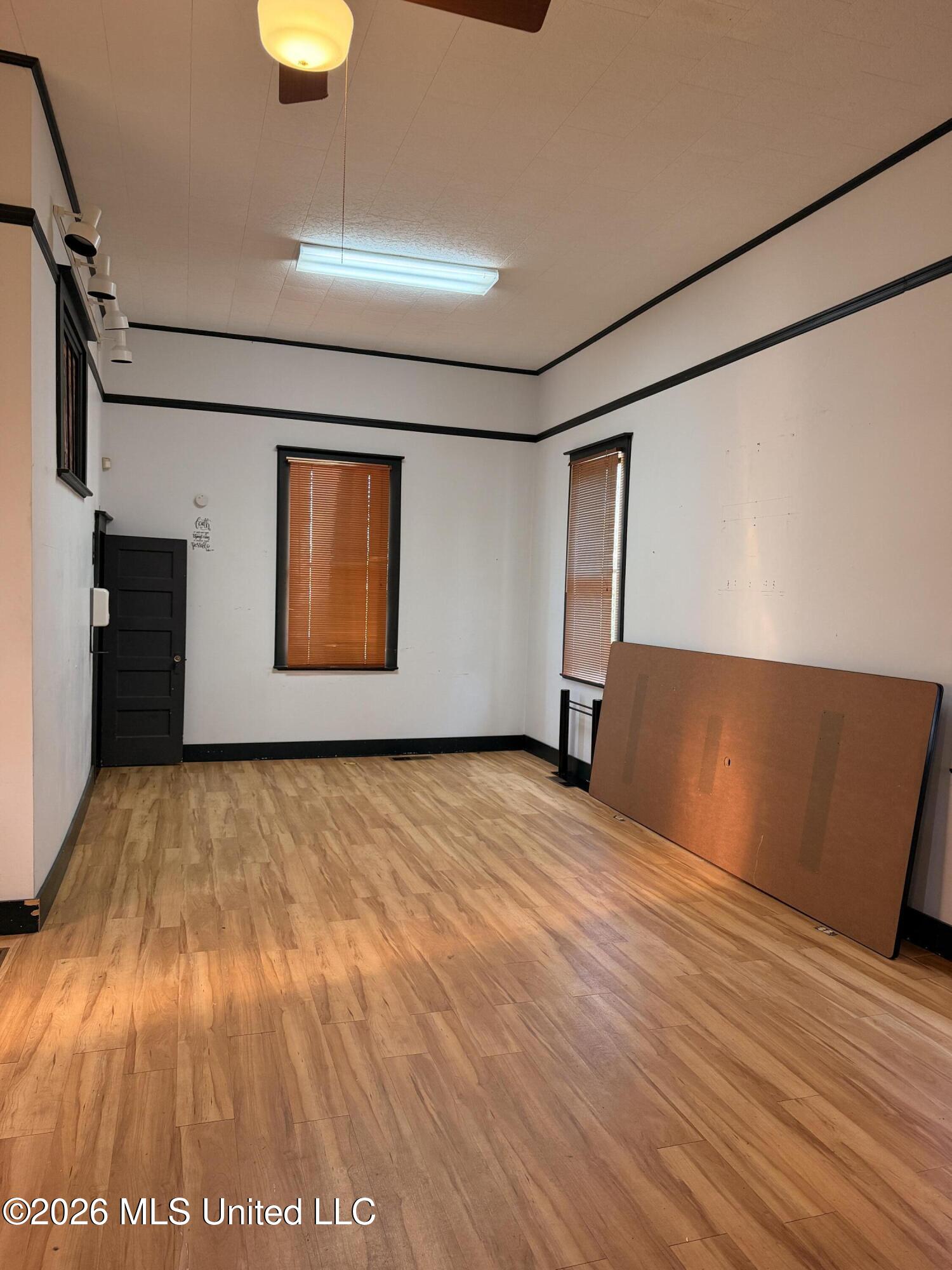 228 5th Avenue Property Photo 10