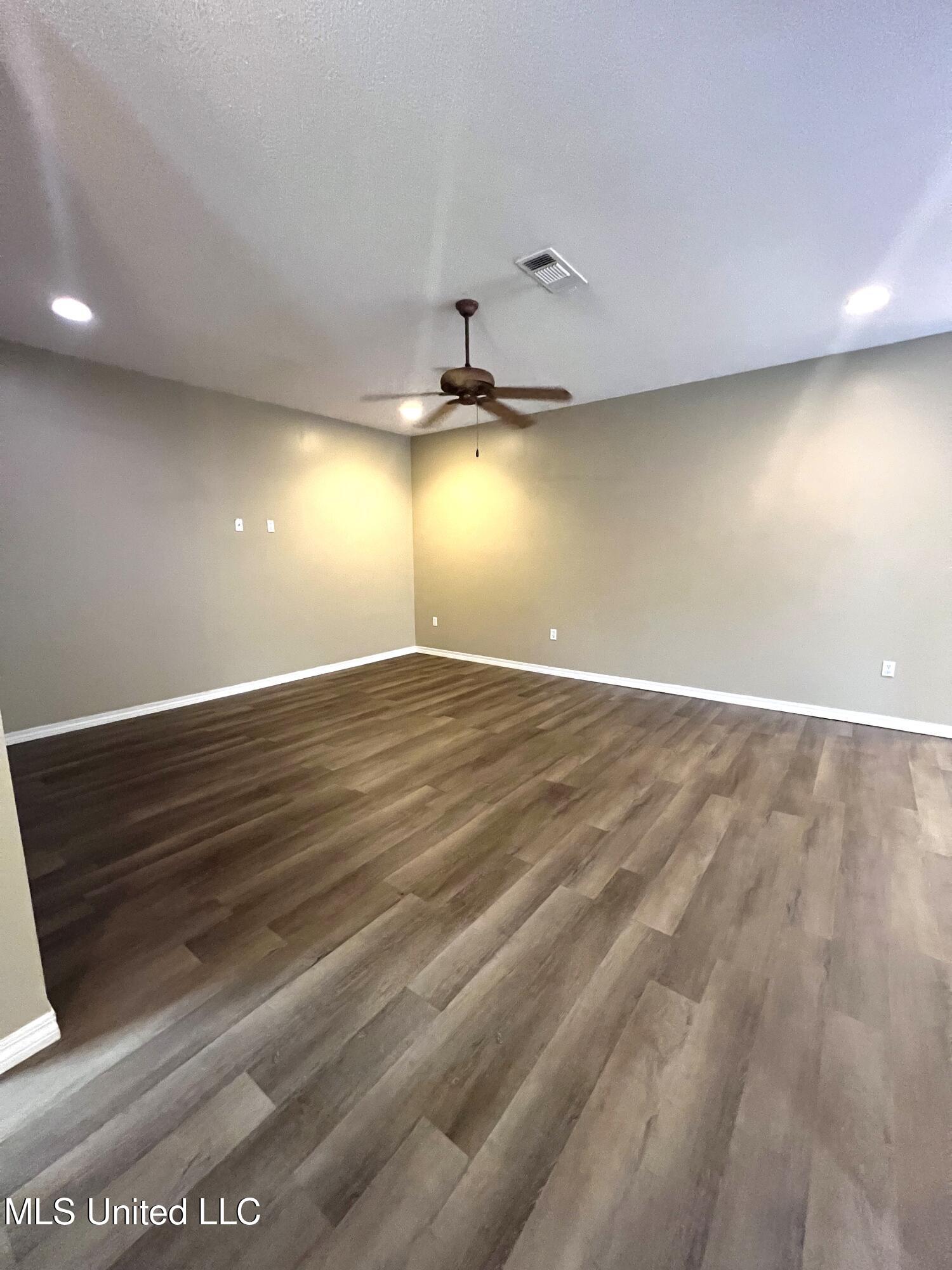 12338 Windward Circle Property Photo 4