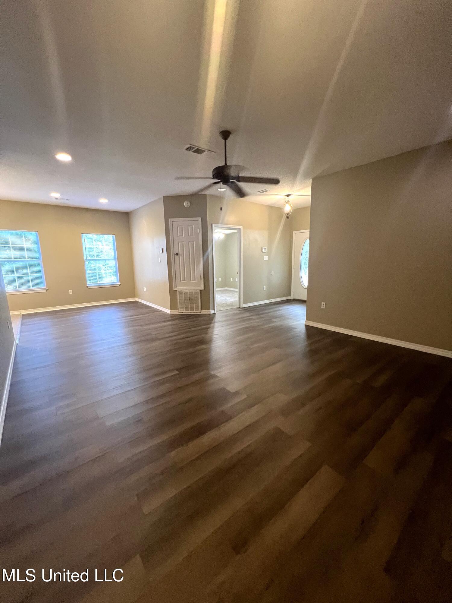 12338 Windward Circle Property Photo 6