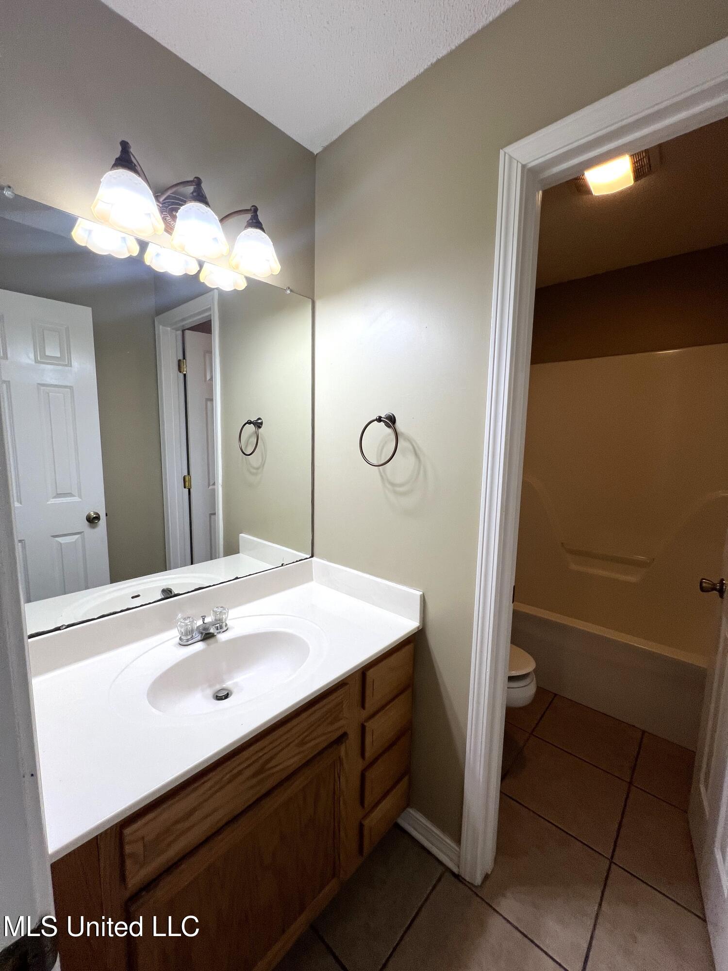 12338 Windward Circle Property Photo 10