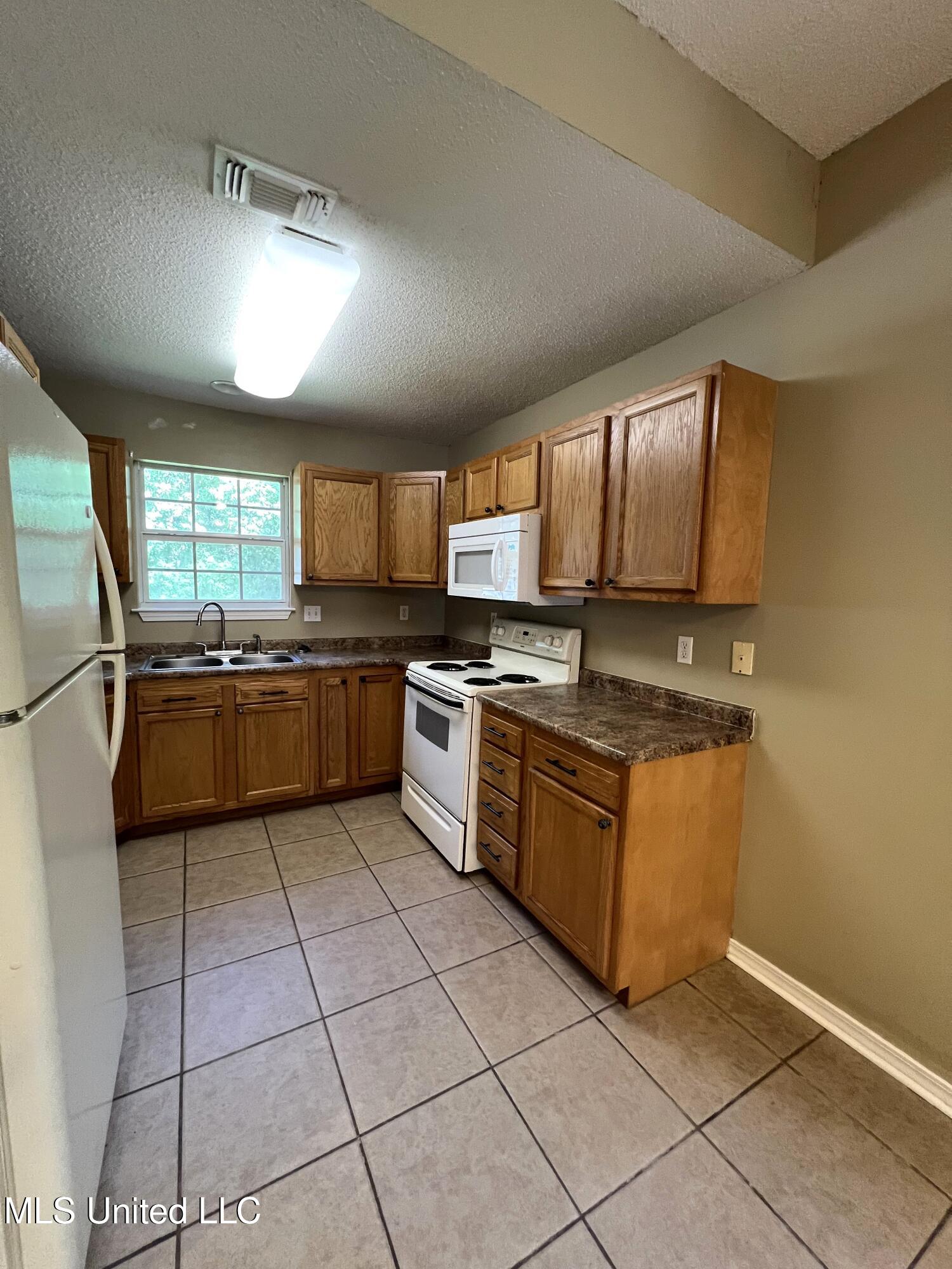 12338 Windward Circle Property Photo 11