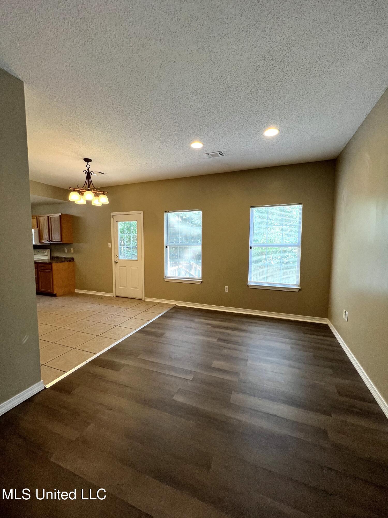 12338 Windward Circle Property Photo 13