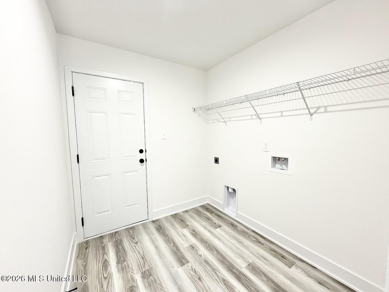 9508 Falconry Lane Property Photo 15