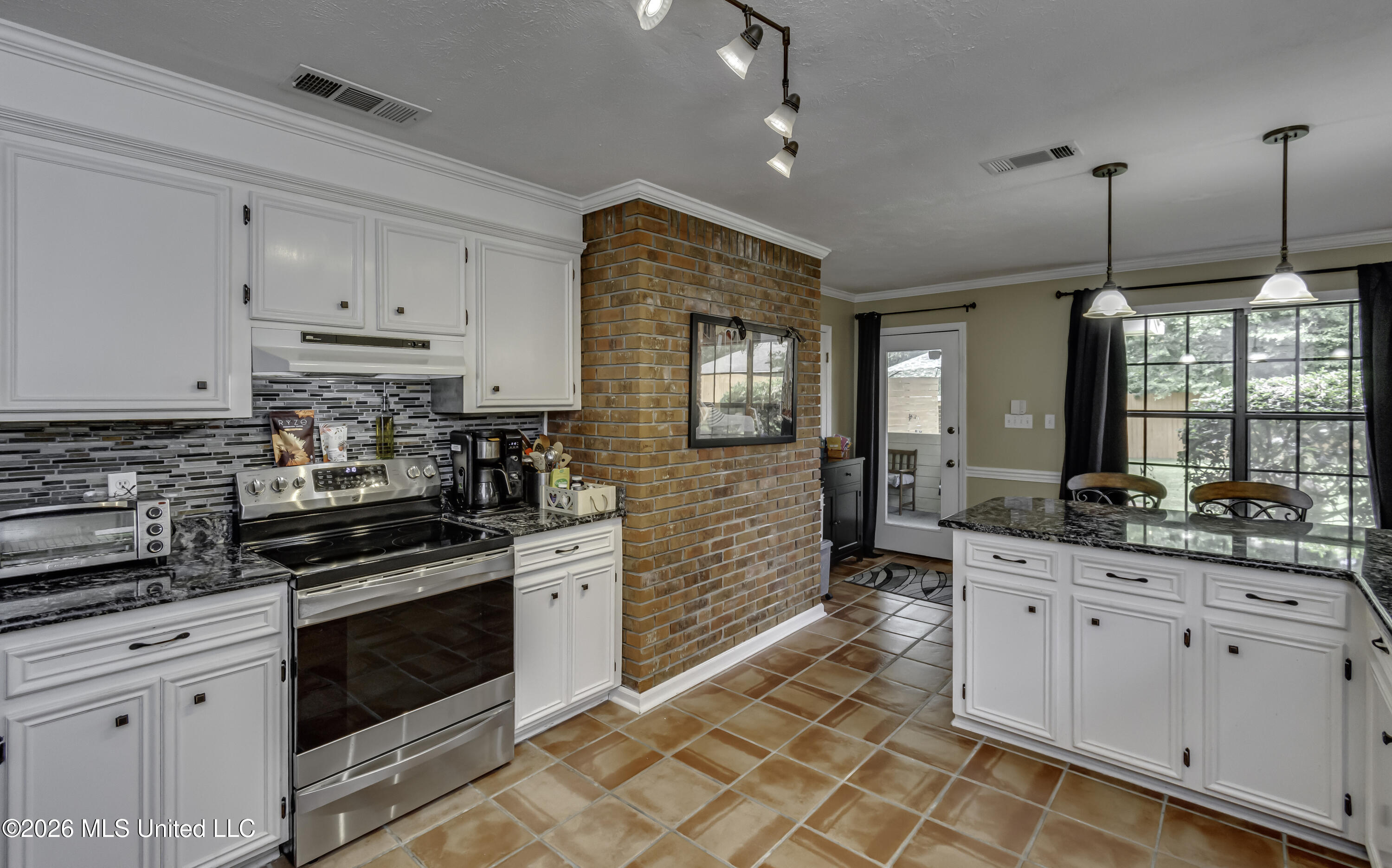 602 Bay Park Drive Property Photo 15