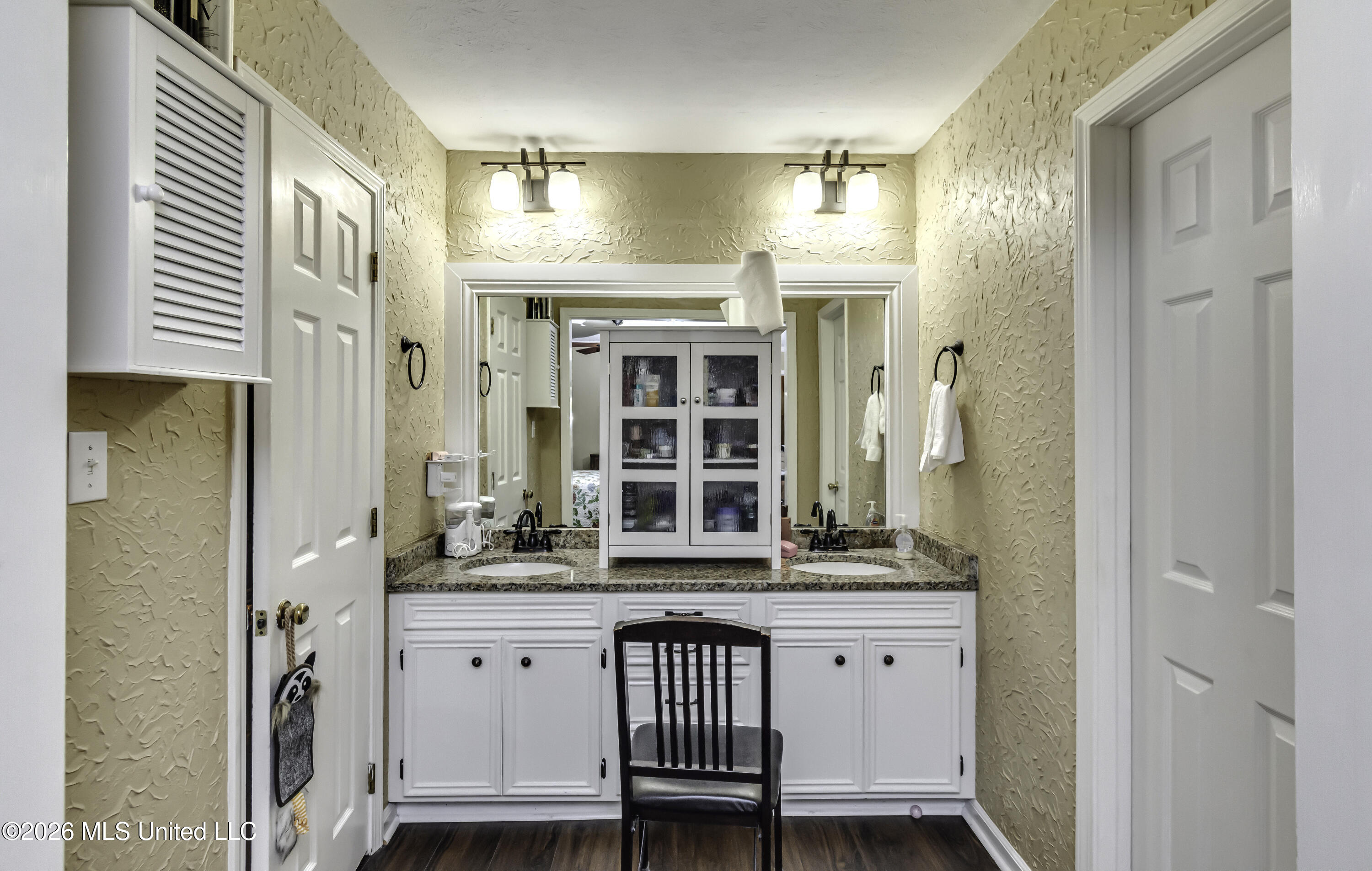 602 Bay Park Drive Property Photo 28
