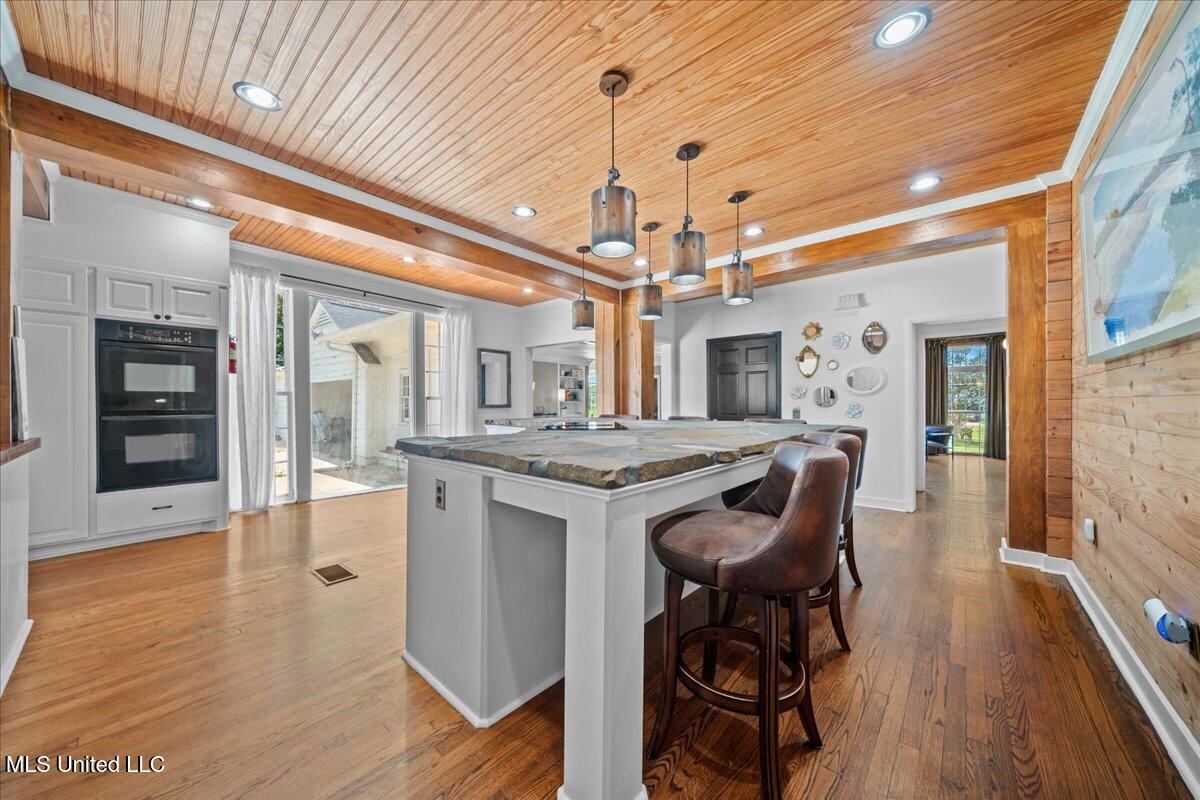 1951 E 3rd Street Property Photo 19