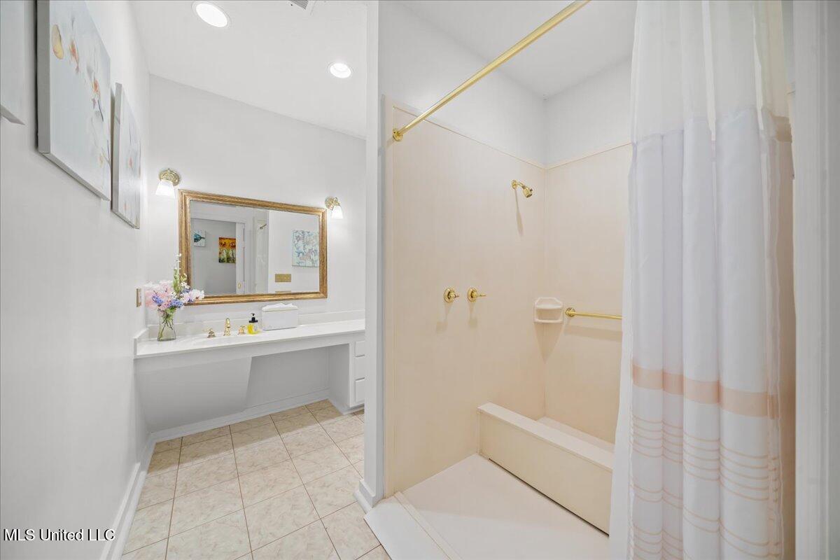 1951 E 3rd Street Property Photo 49