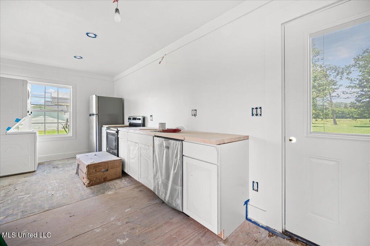 1951 E 3rd Street Property Photo 64