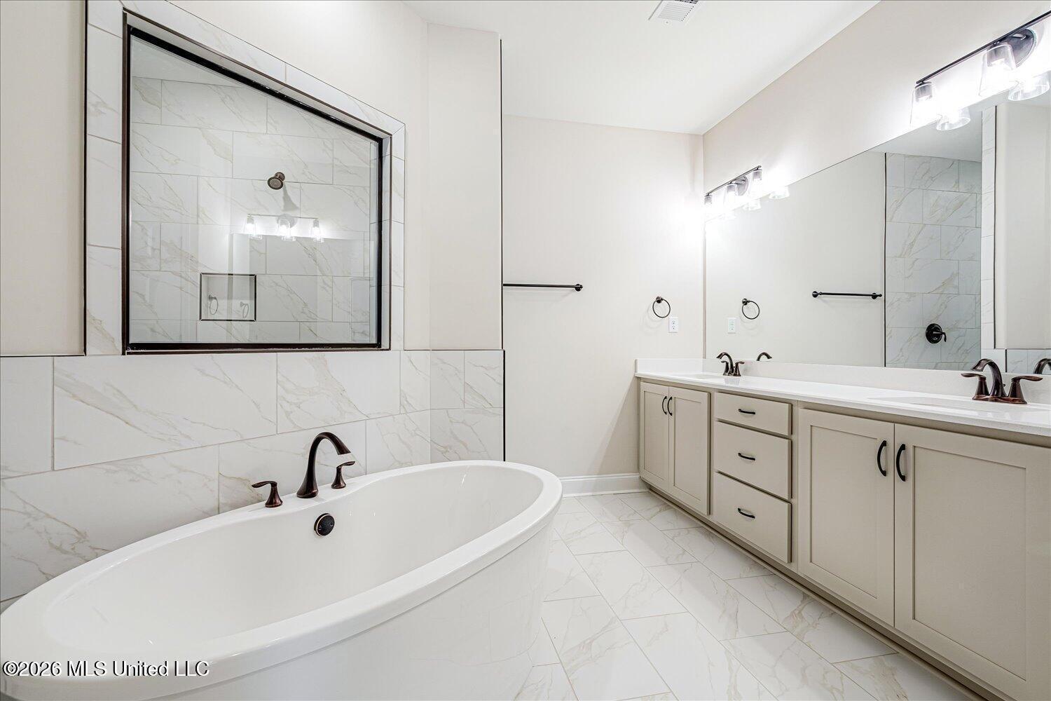 5359 Hazelwood Drive Property Photo 9