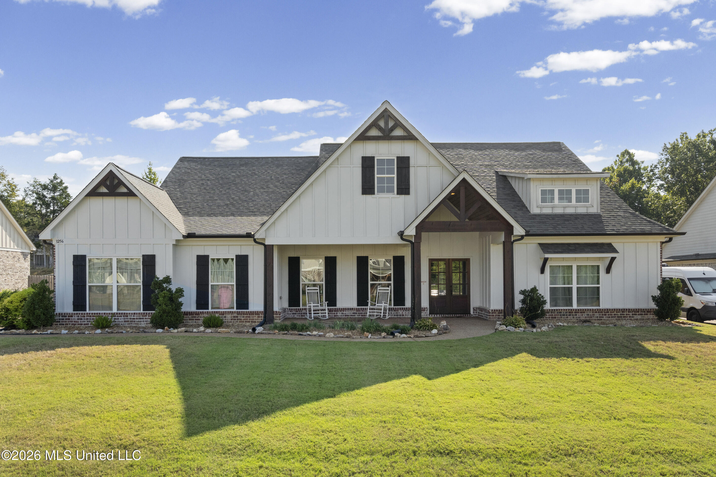 3256 Grayson Creek Drive Property Photo 1