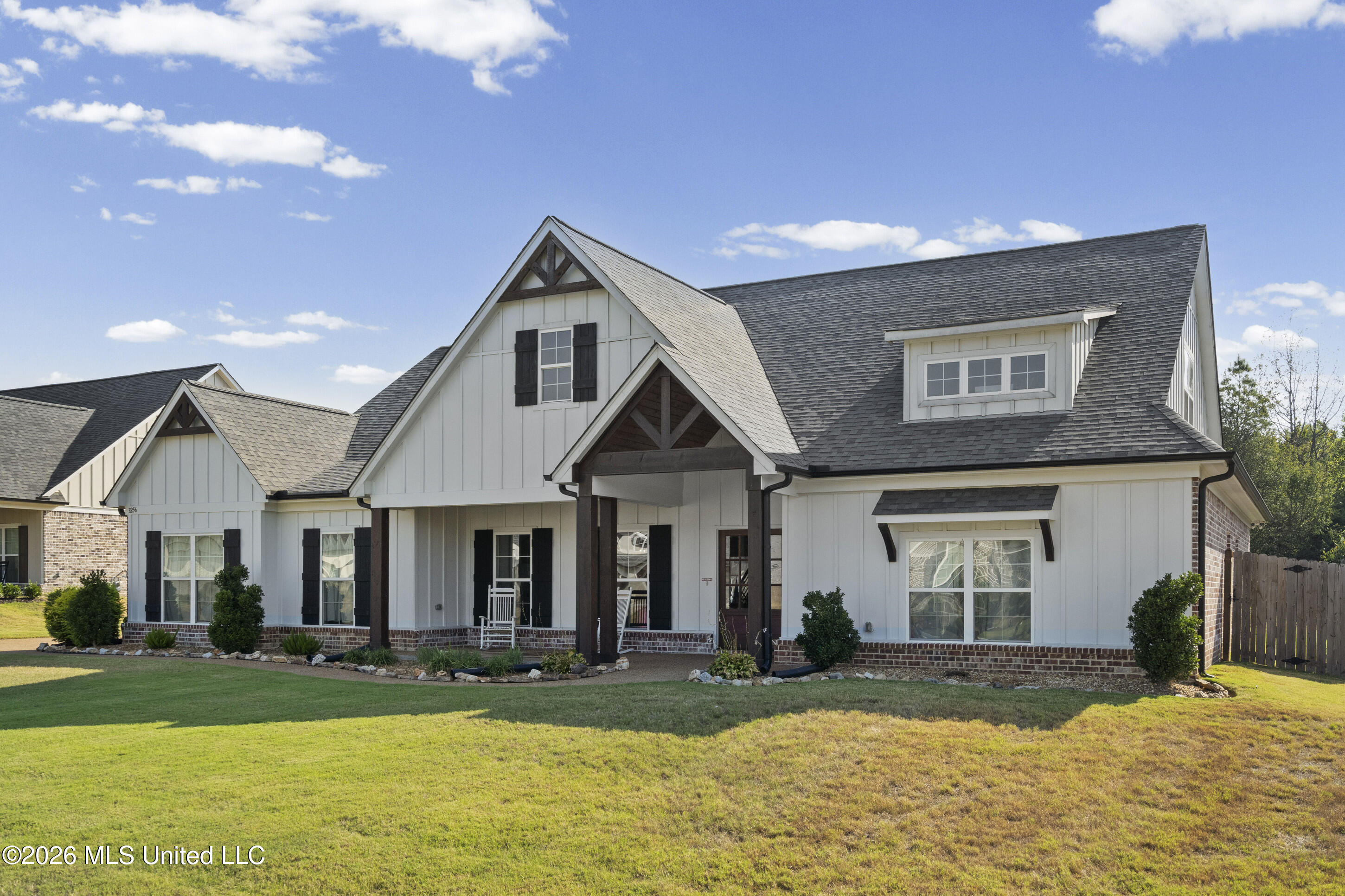 3256 Grayson Creek Drive Property Photo 2