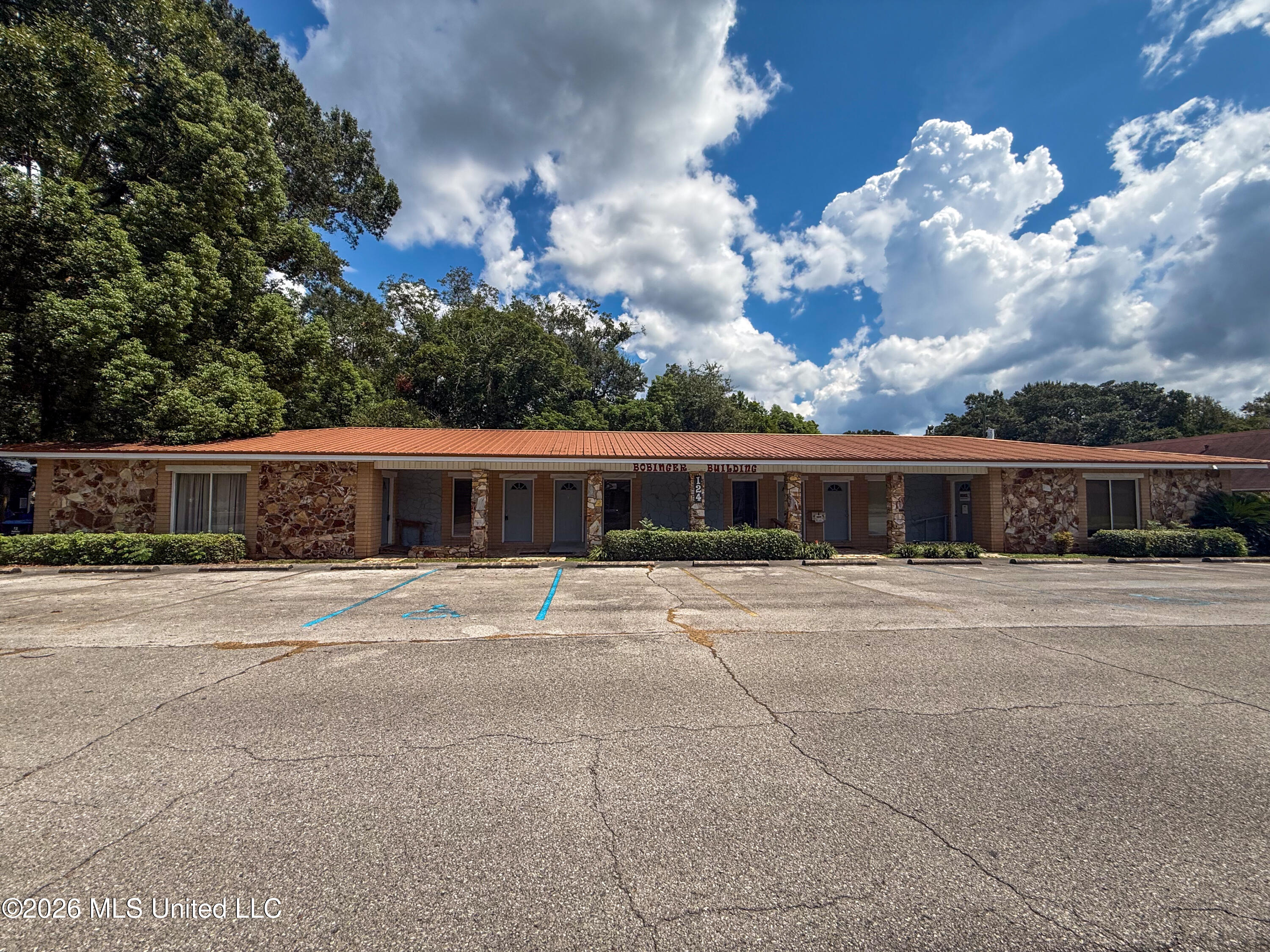 124 Summer Street Property Photo 1