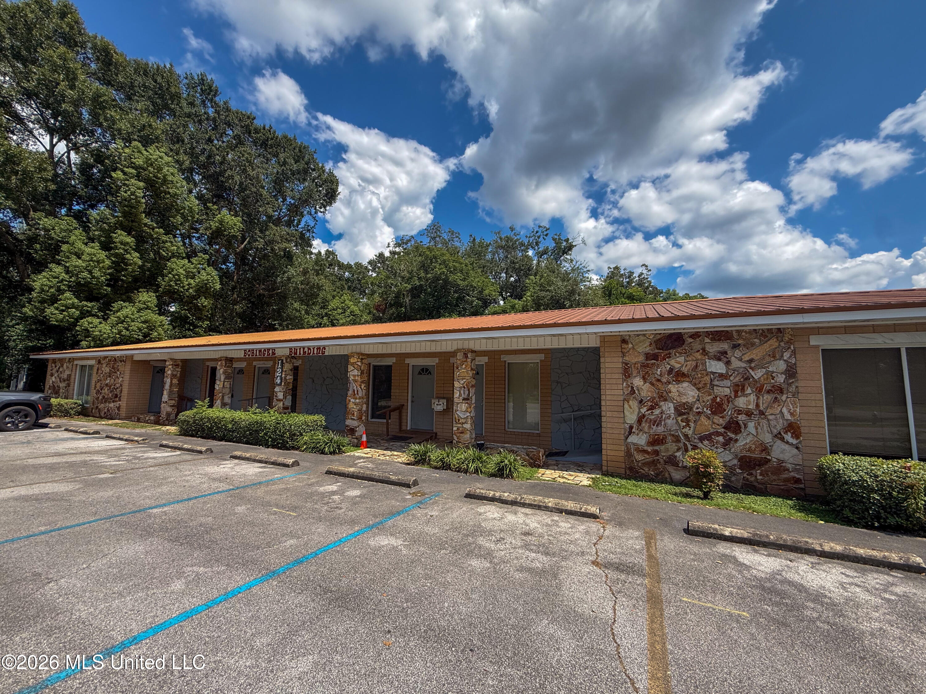 124 Summer Street Property Photo 11