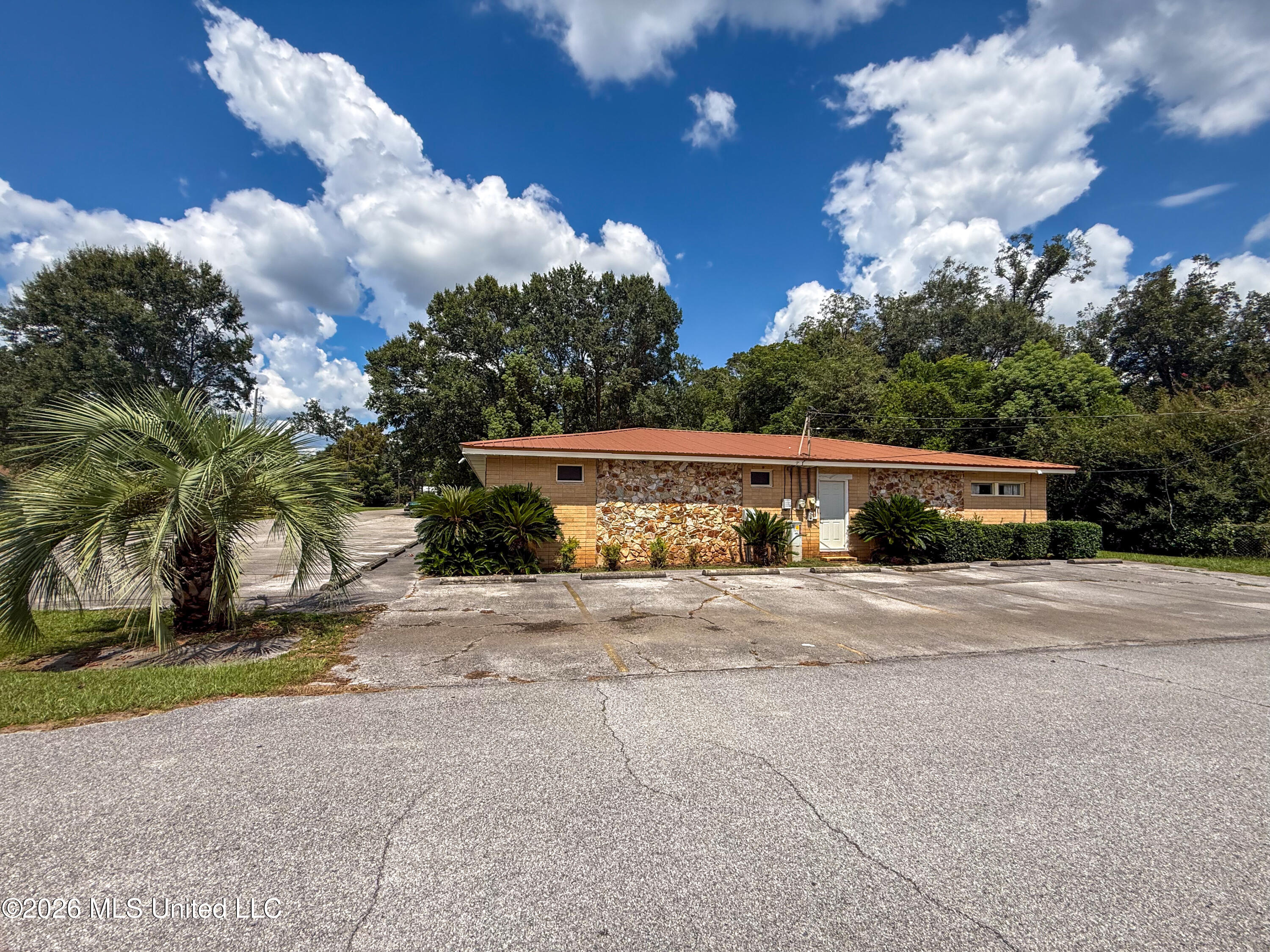 124 Summer Street Property Photo 15