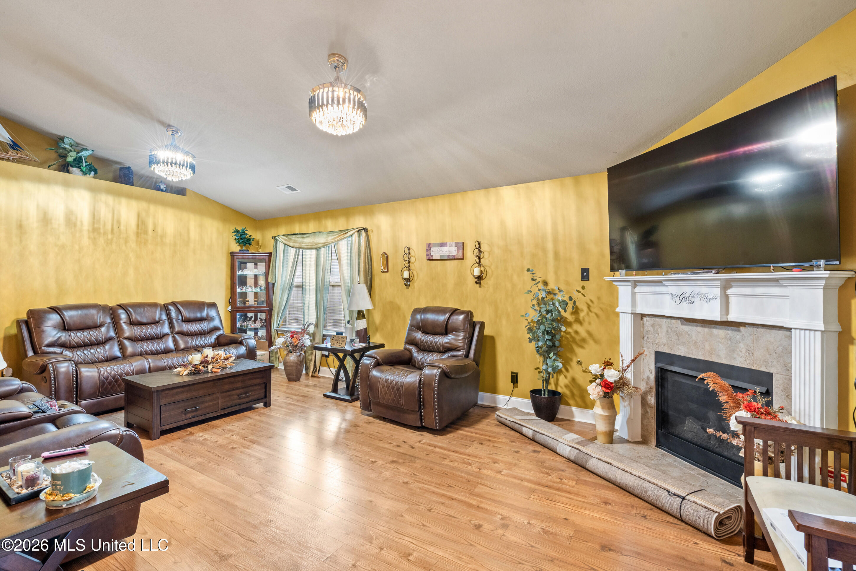 8709 Arendale Drive Property Photo 4