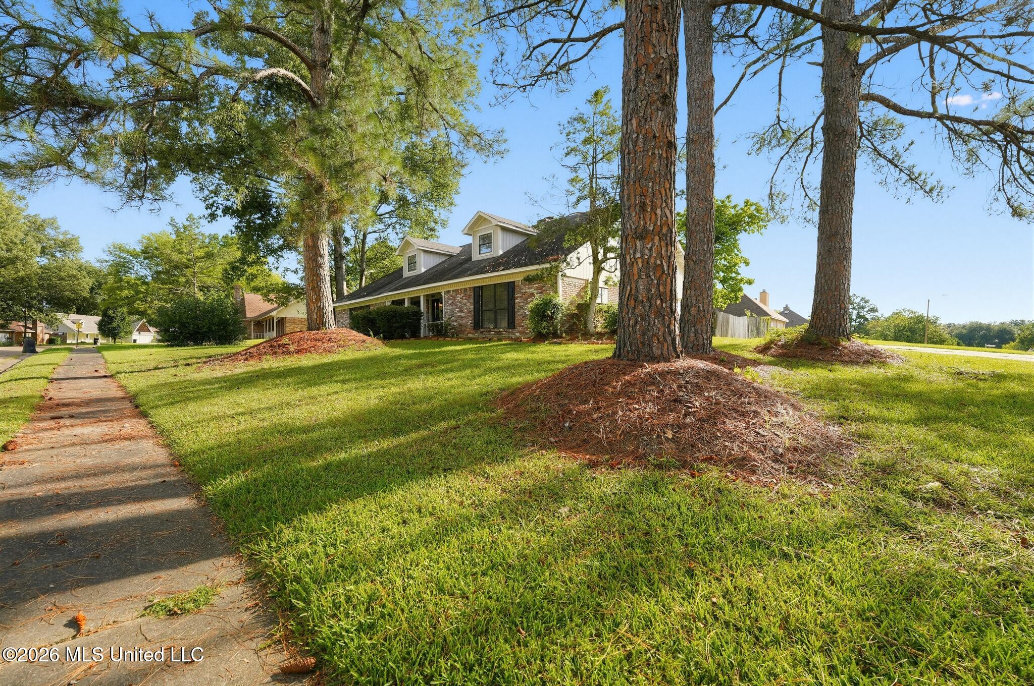 1411 Rosemont Drive Property Photo 2