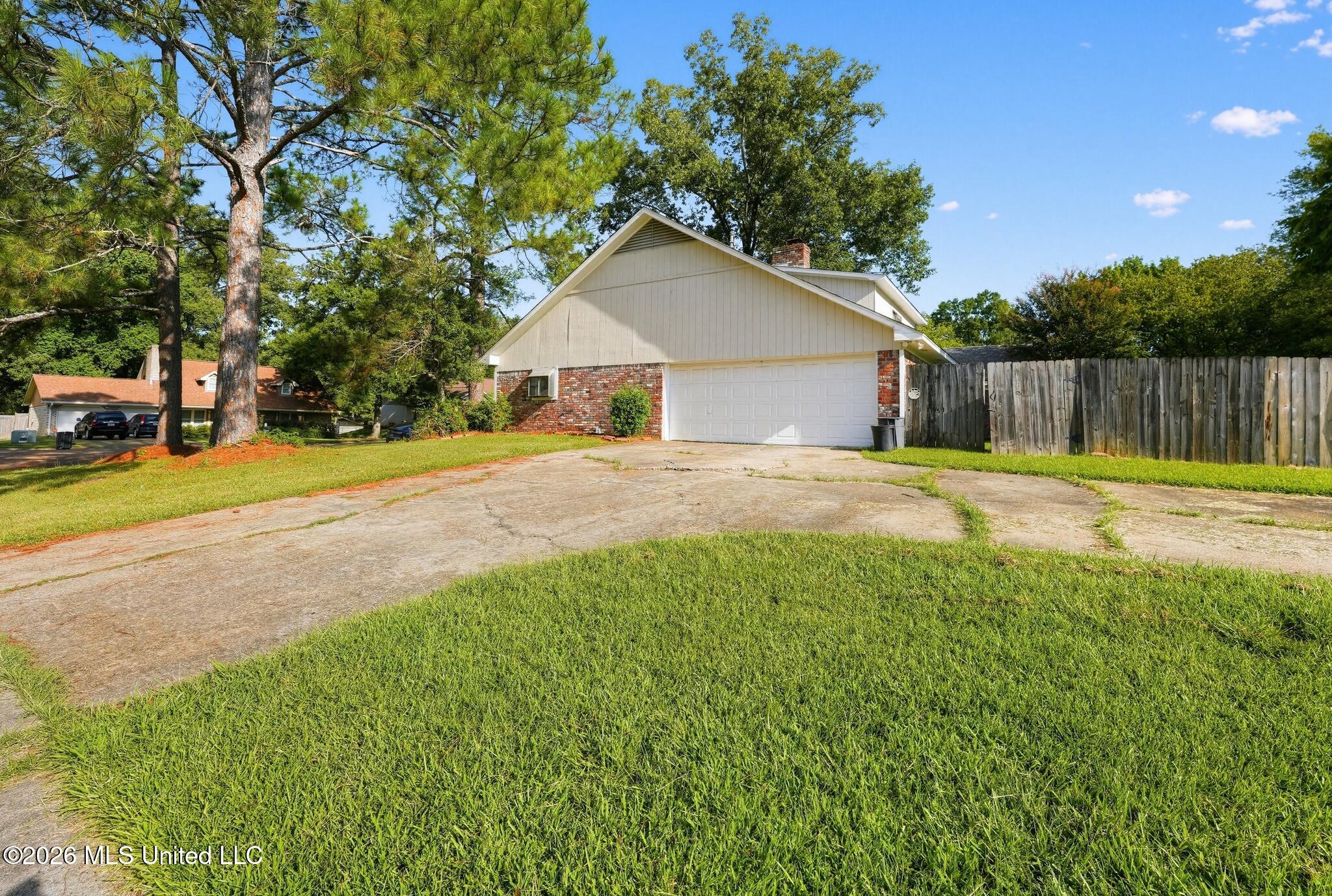 1411 Rosemont Drive Property Photo 3