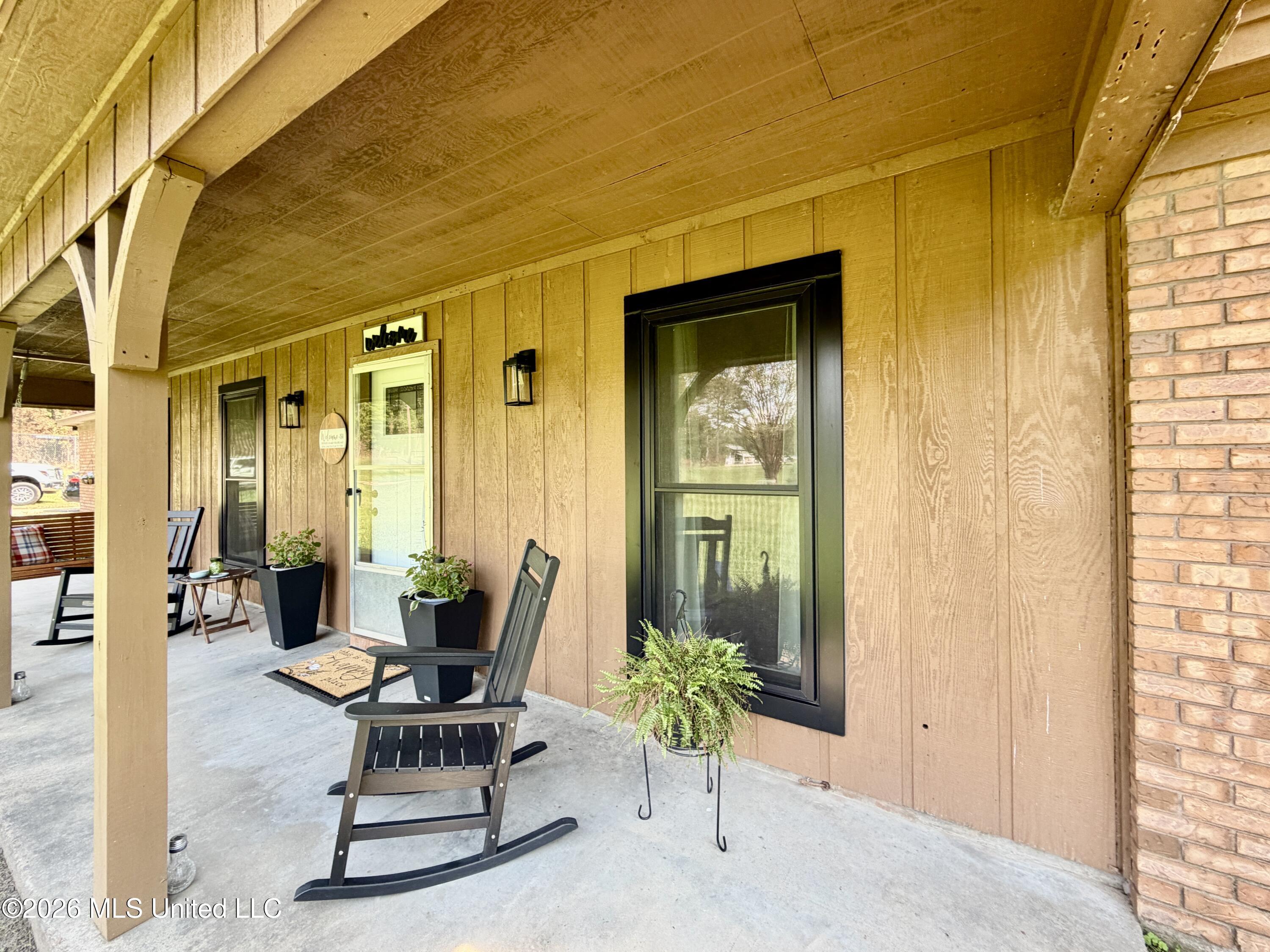 4870 Highway 433 Property Photo 2