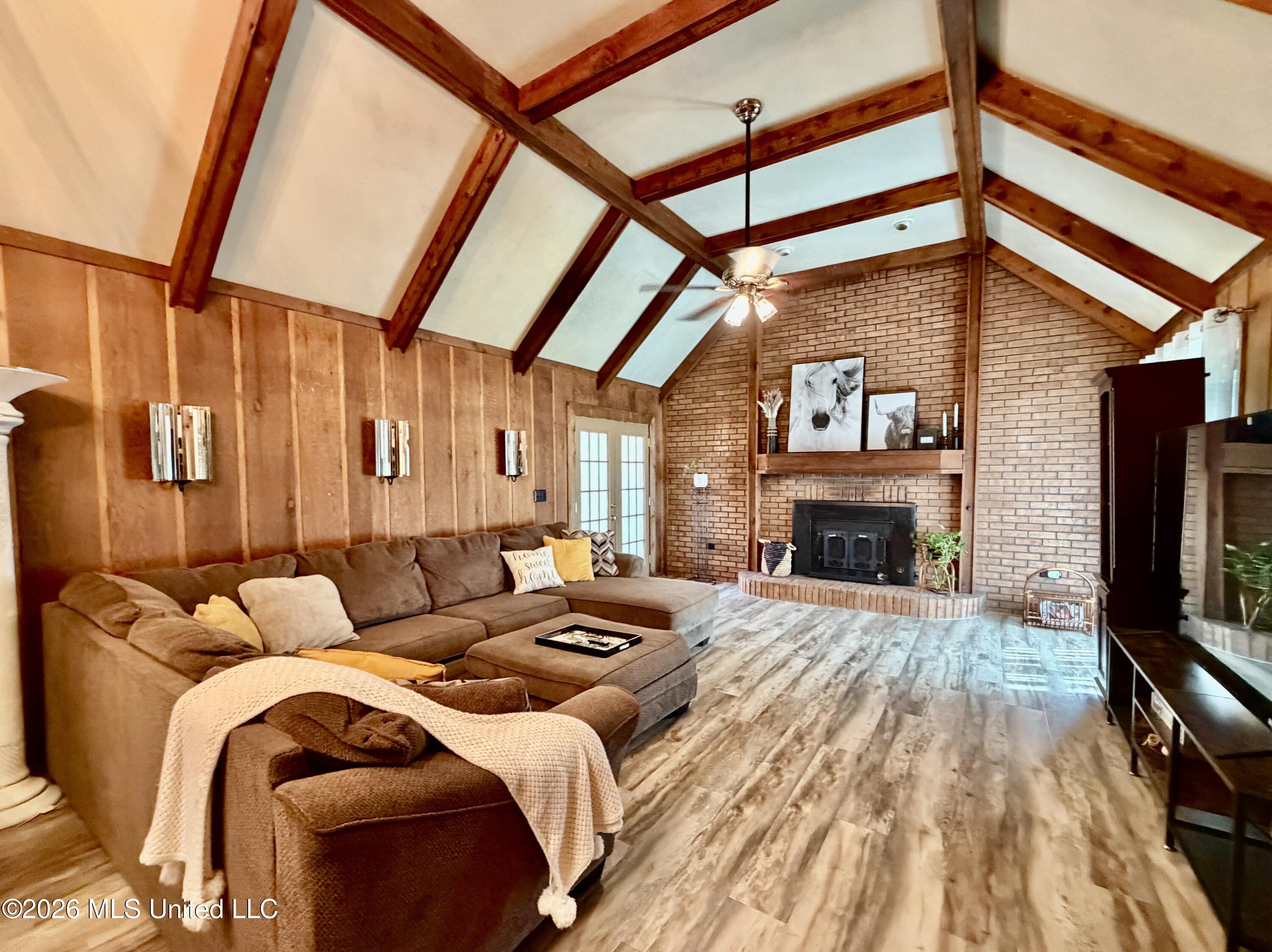 4870 Highway 433 Property Photo 7