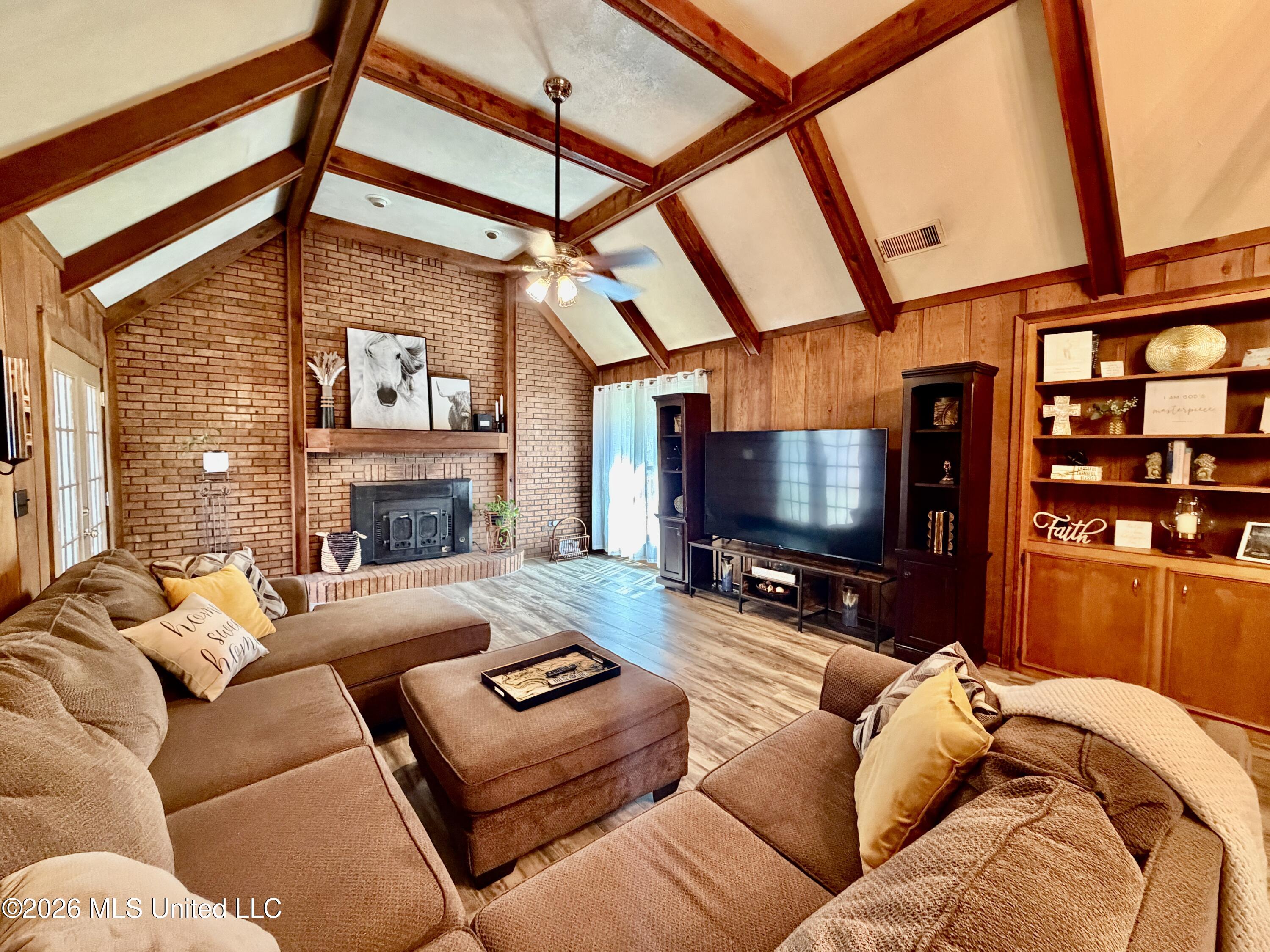 4870 Highway 433 Property Photo 8