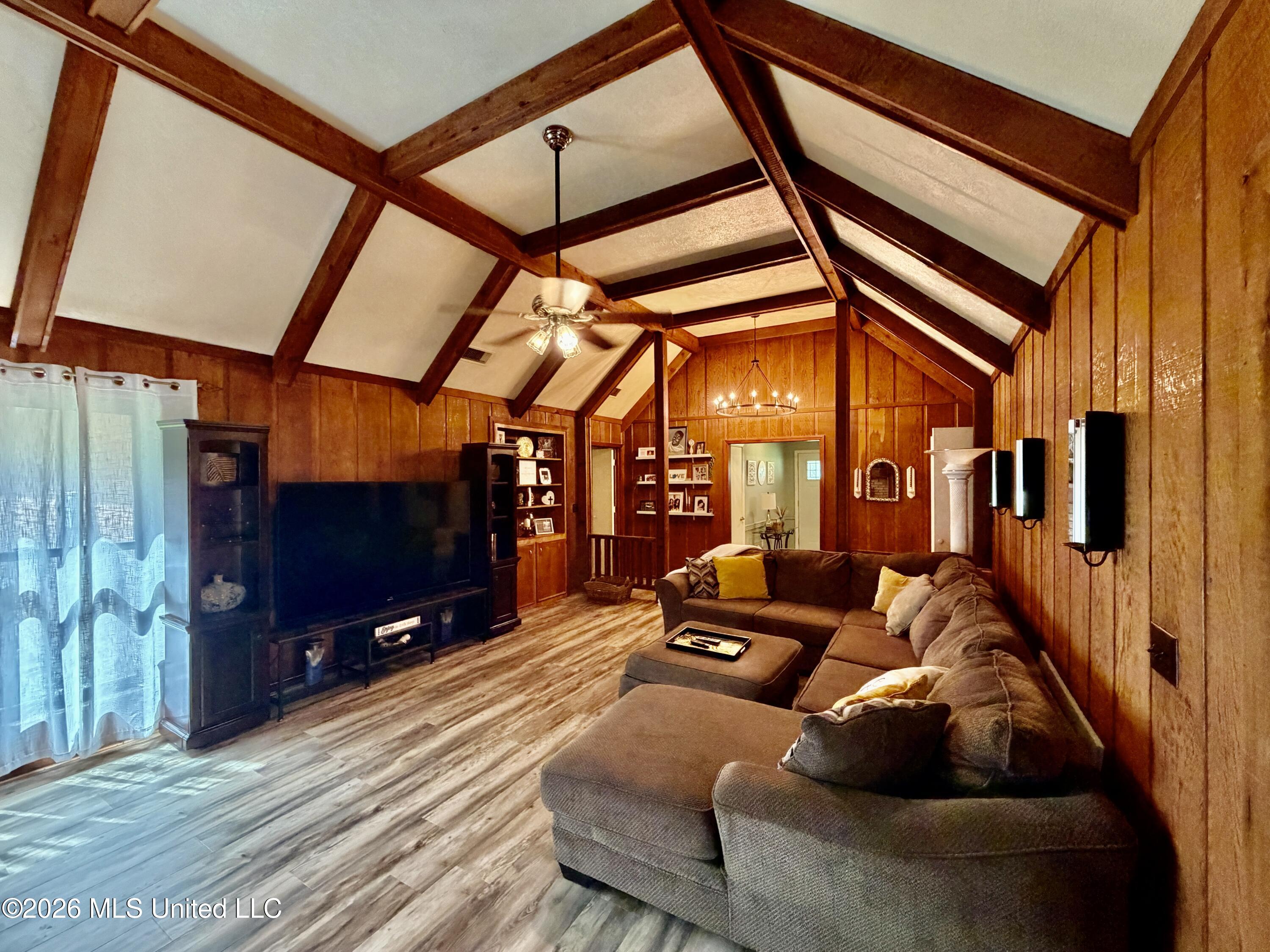 4870 Highway 433 Property Photo 9