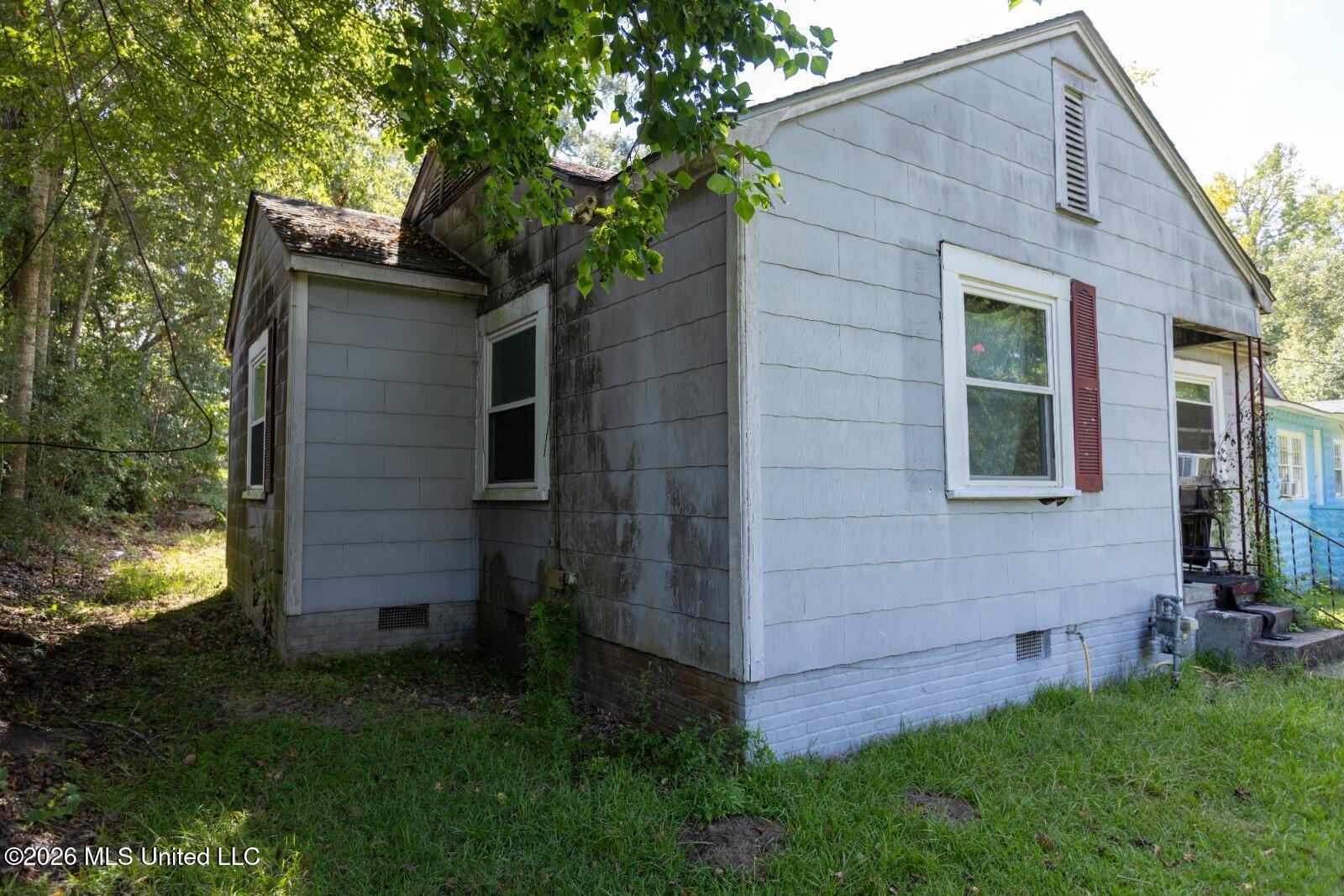 2213 N 3rd Avenue Property Photo 3