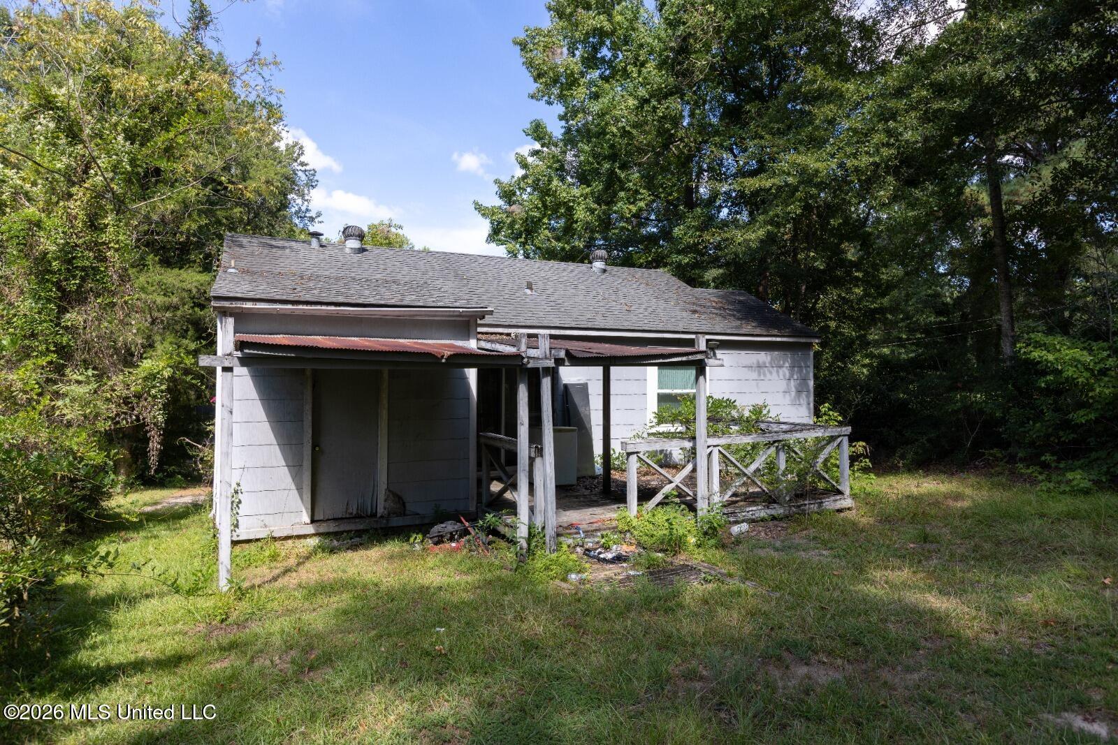 2213 N 3rd Avenue Property Photo 4
