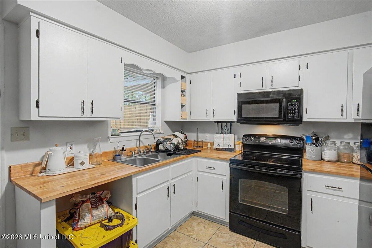 15238b Parkwood Drive Property Photo 6