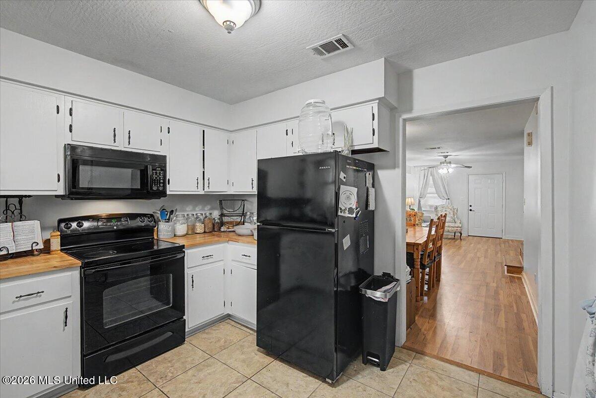 15238b Parkwood Drive Property Photo 8