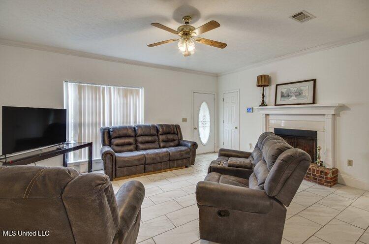 131 Valley Drive Property Photo 8