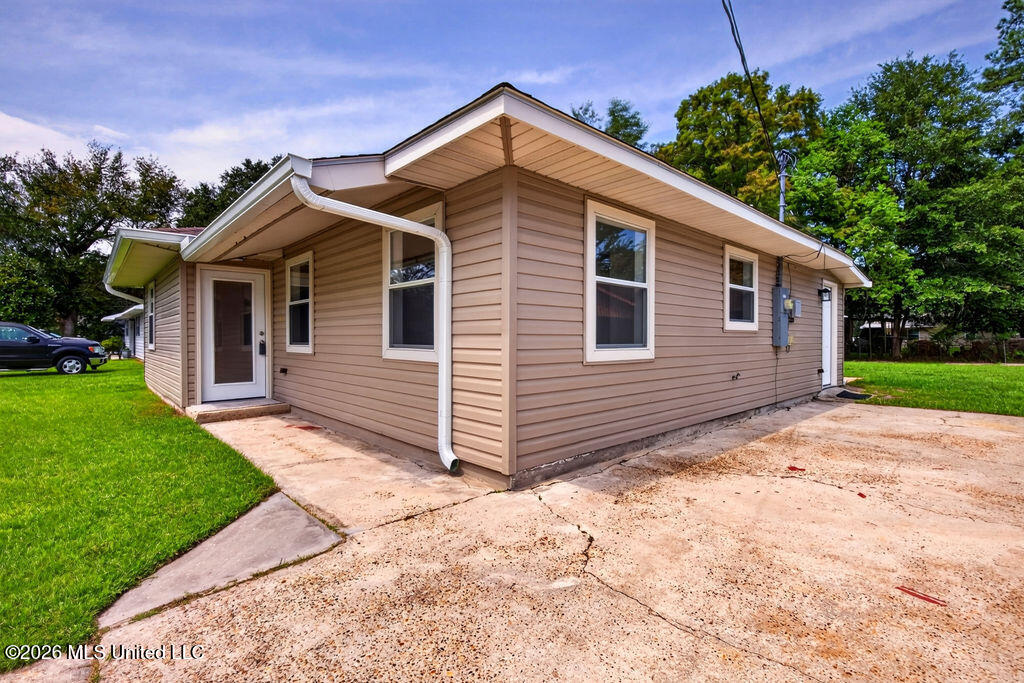 328 Teringo Circle Property Photo 4