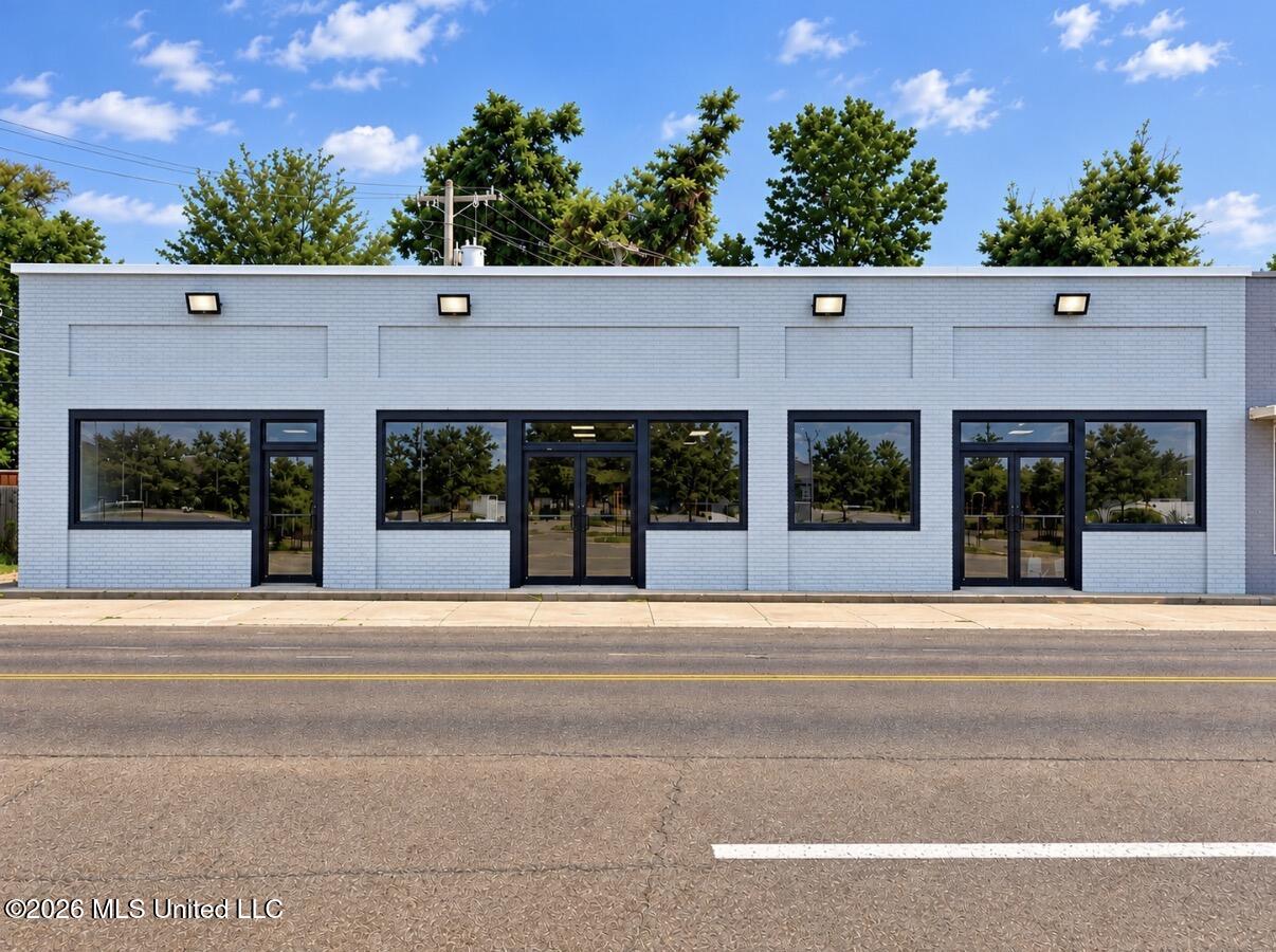 626 N State Street Property Photo 1