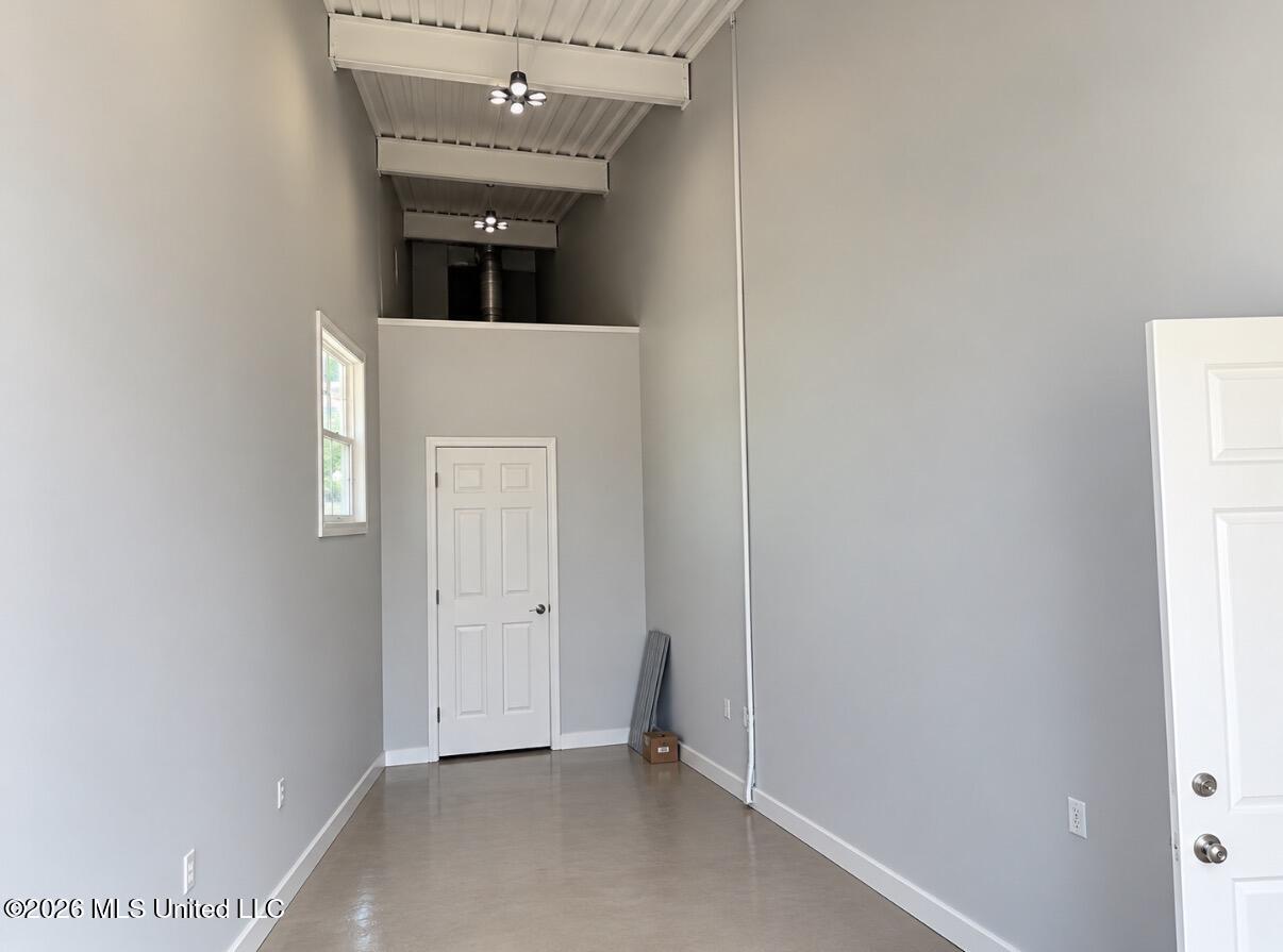 626 N State Street Property Photo 7