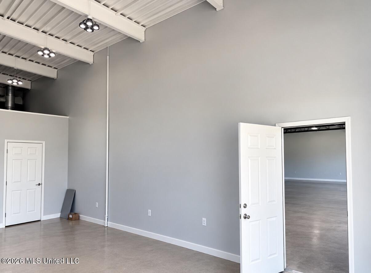 626 N State Street Property Photo 8
