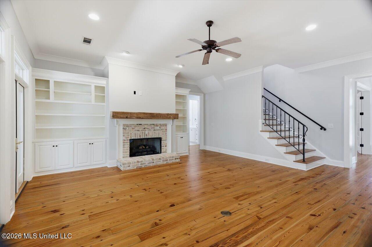 415 Pembrooke Drive Property Photo 9