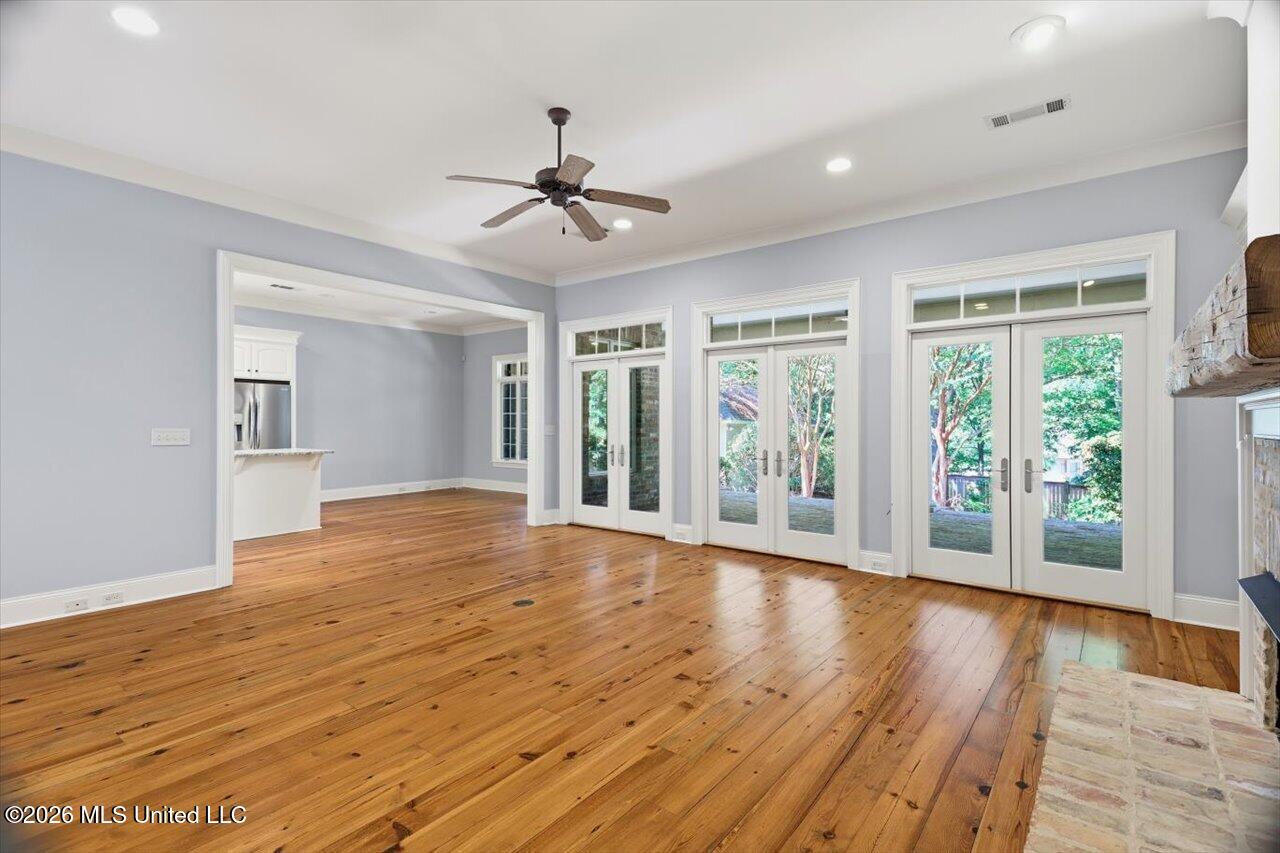 415 Pembrooke Drive Property Photo 11