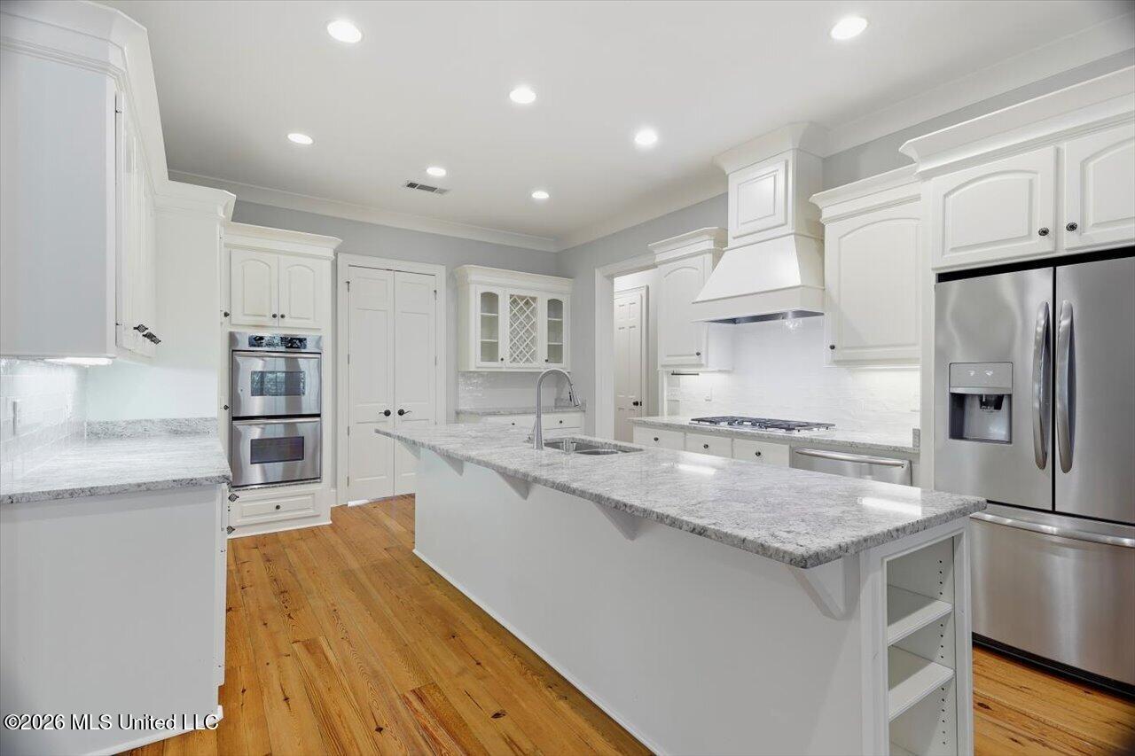 415 Pembrooke Drive Property Photo 12