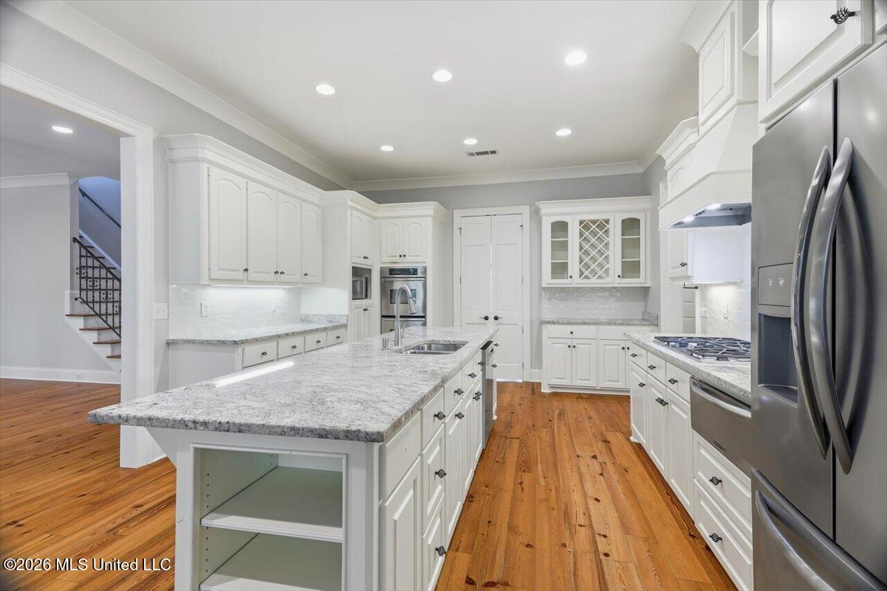 415 Pembrooke Drive Property Photo 13
