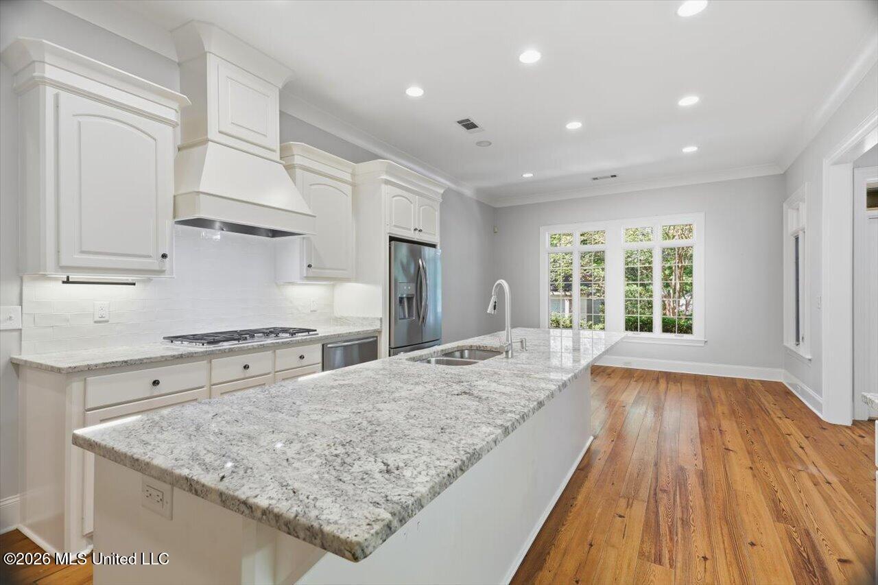415 Pembrooke Drive Property Photo 15