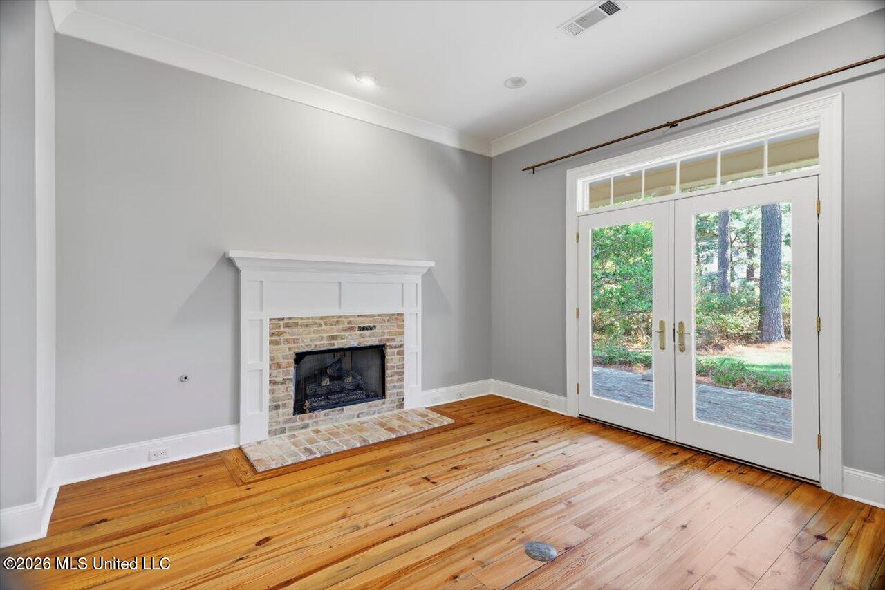 415 Pembrooke Drive Property Photo 16