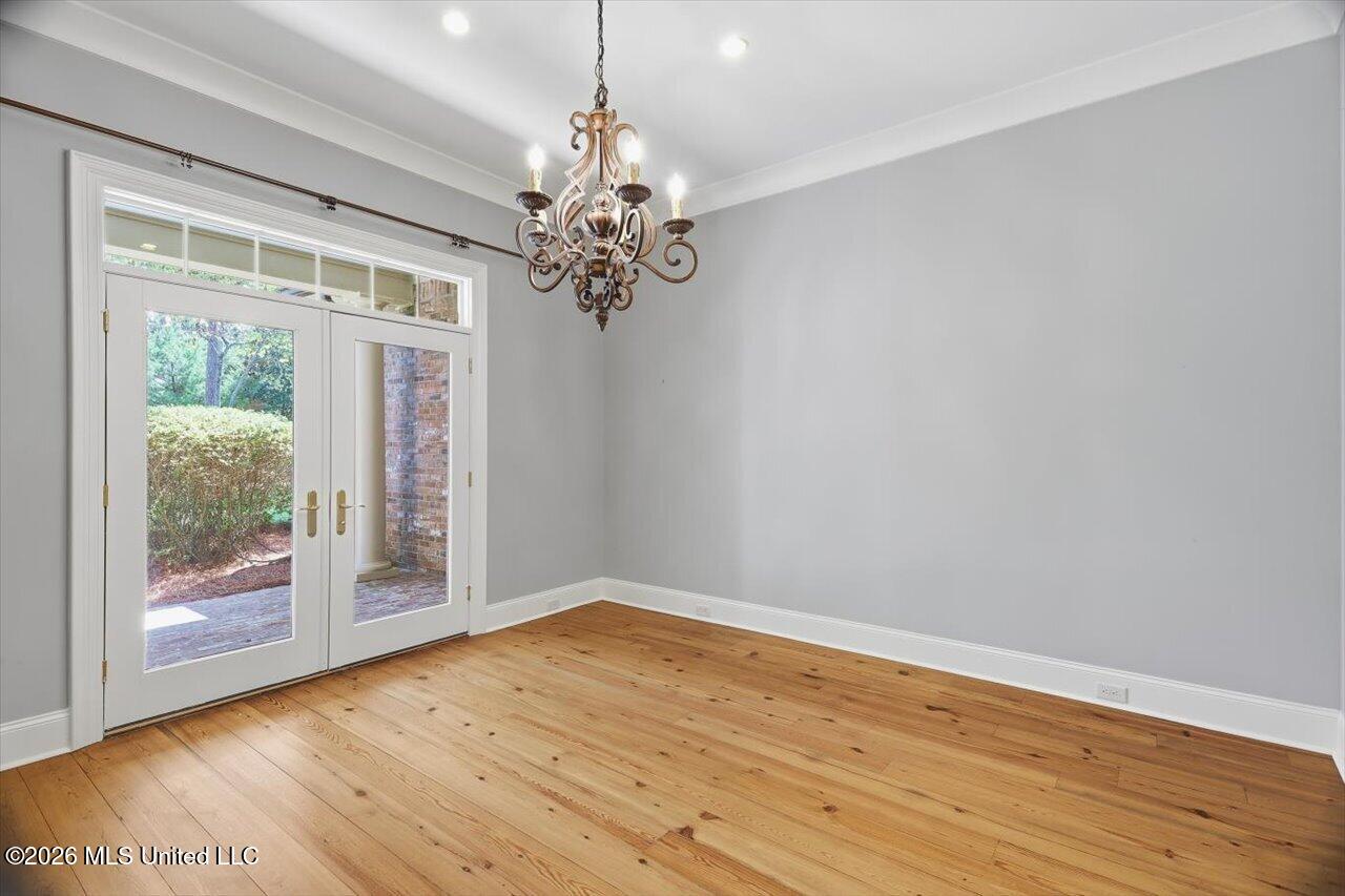 415 Pembrooke Drive Property Photo 17